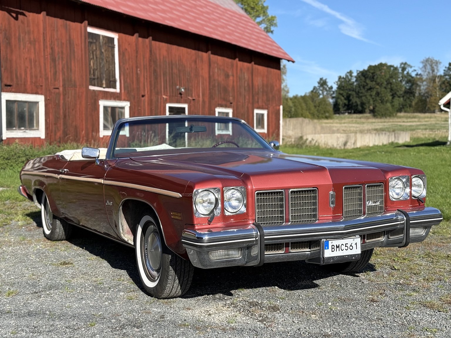 Exteriörbild på 1975 Oldsmobile Delta 88