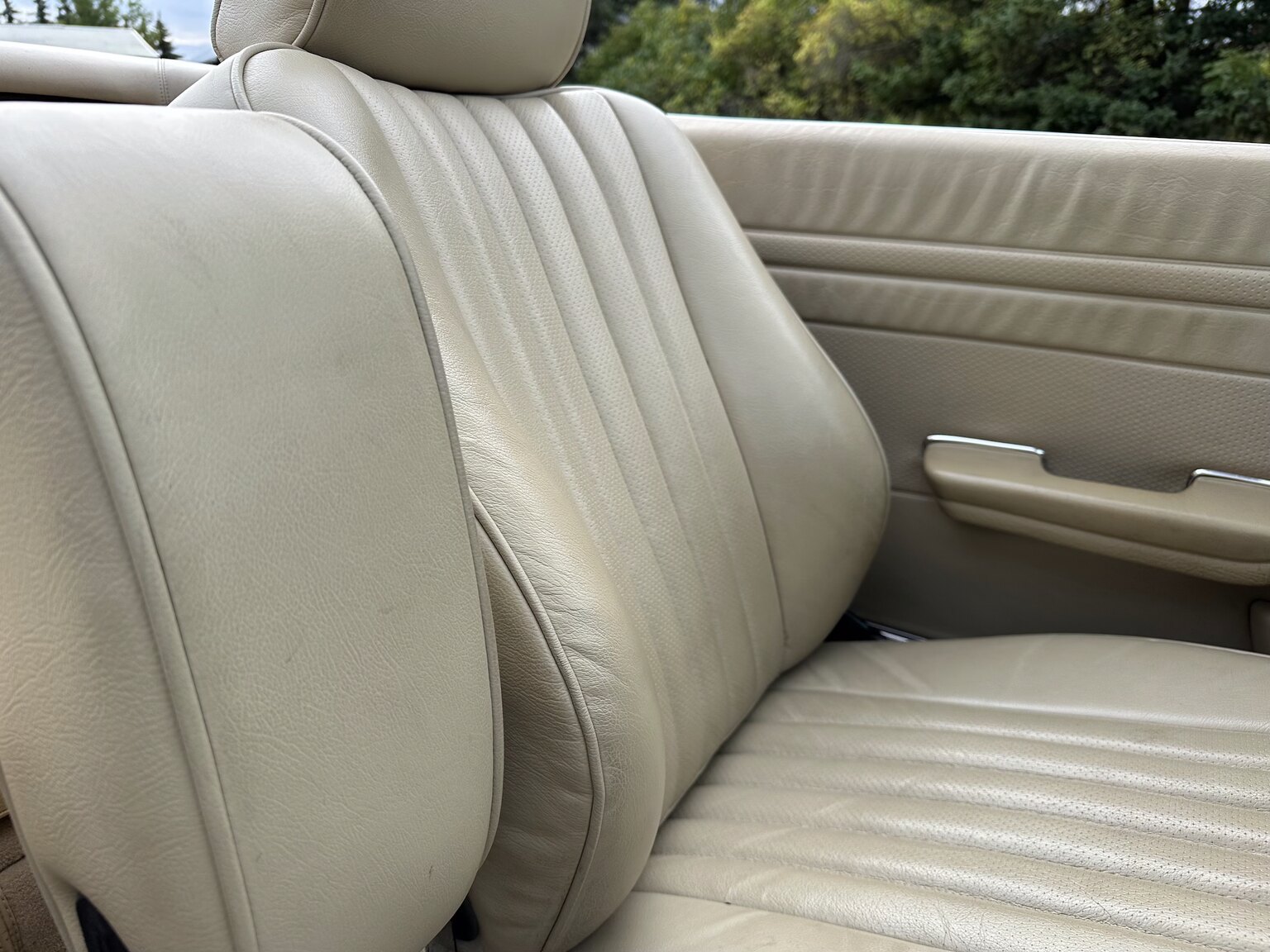 Interiörbild 1985 Mercedes-Benz 380 SL