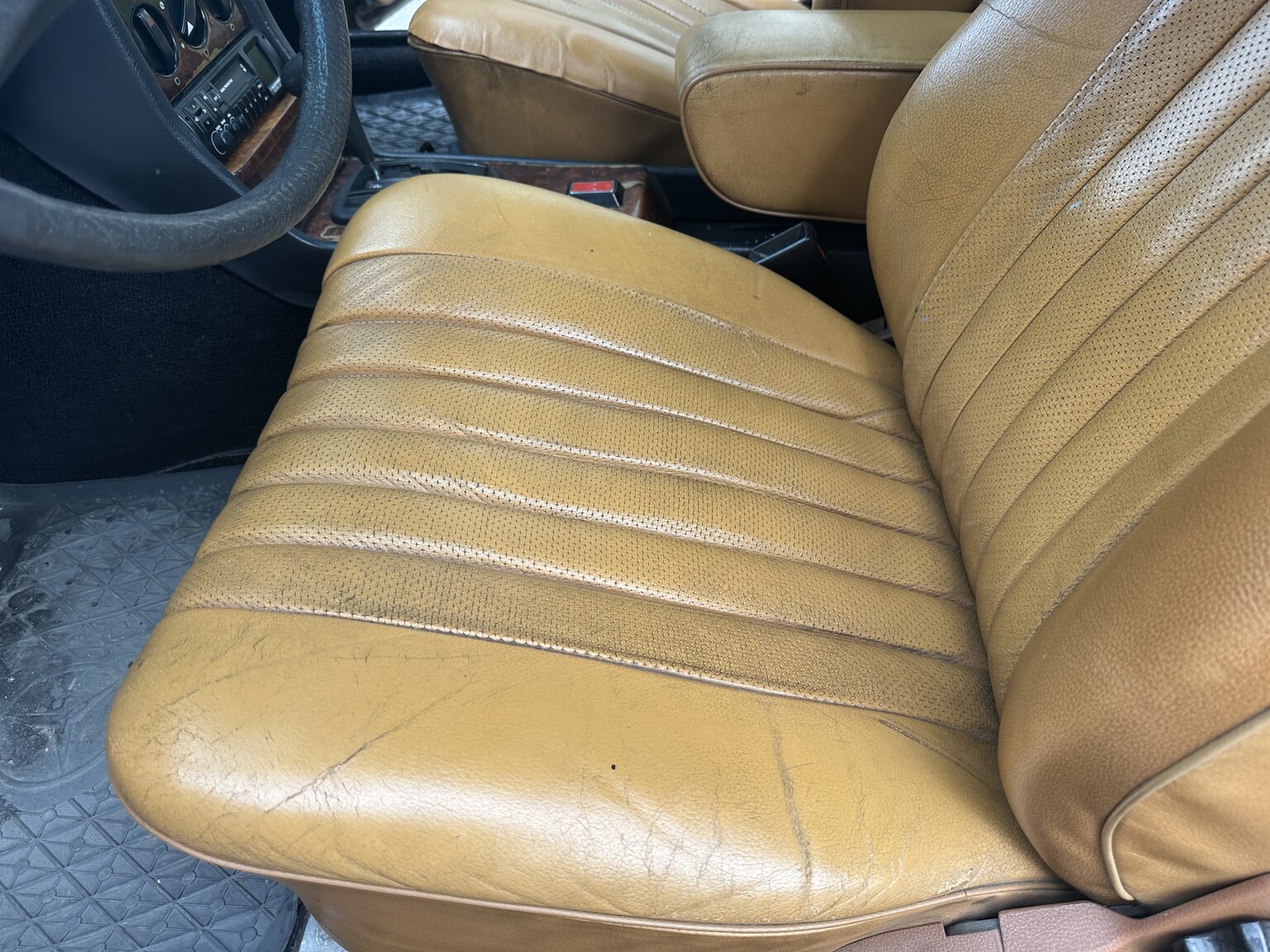 Innenraumfoto von 1977 Mercedes-Benz 280 CE