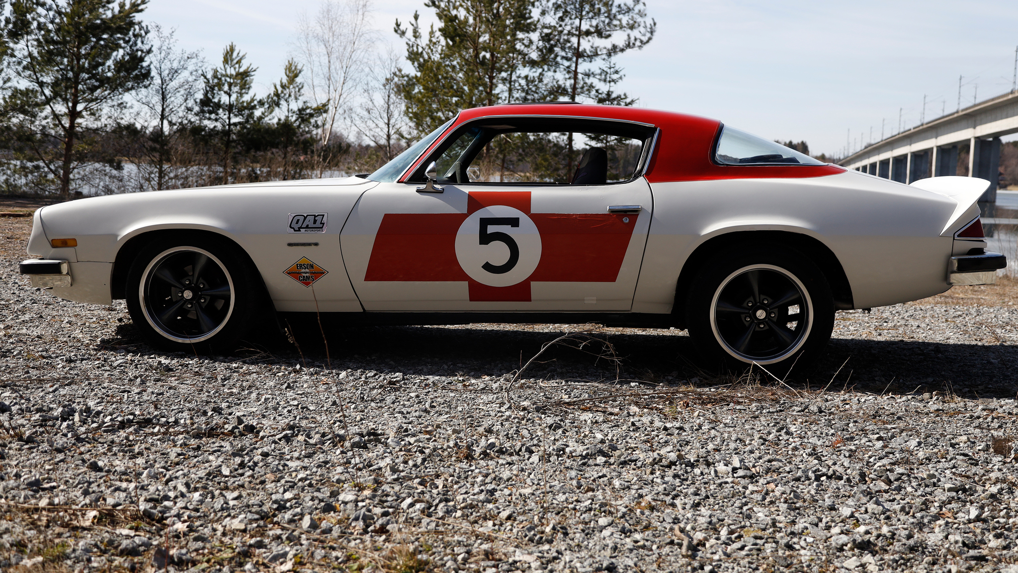 Exteriörbild på 1975 Chevrolet Camaro 307 (9)