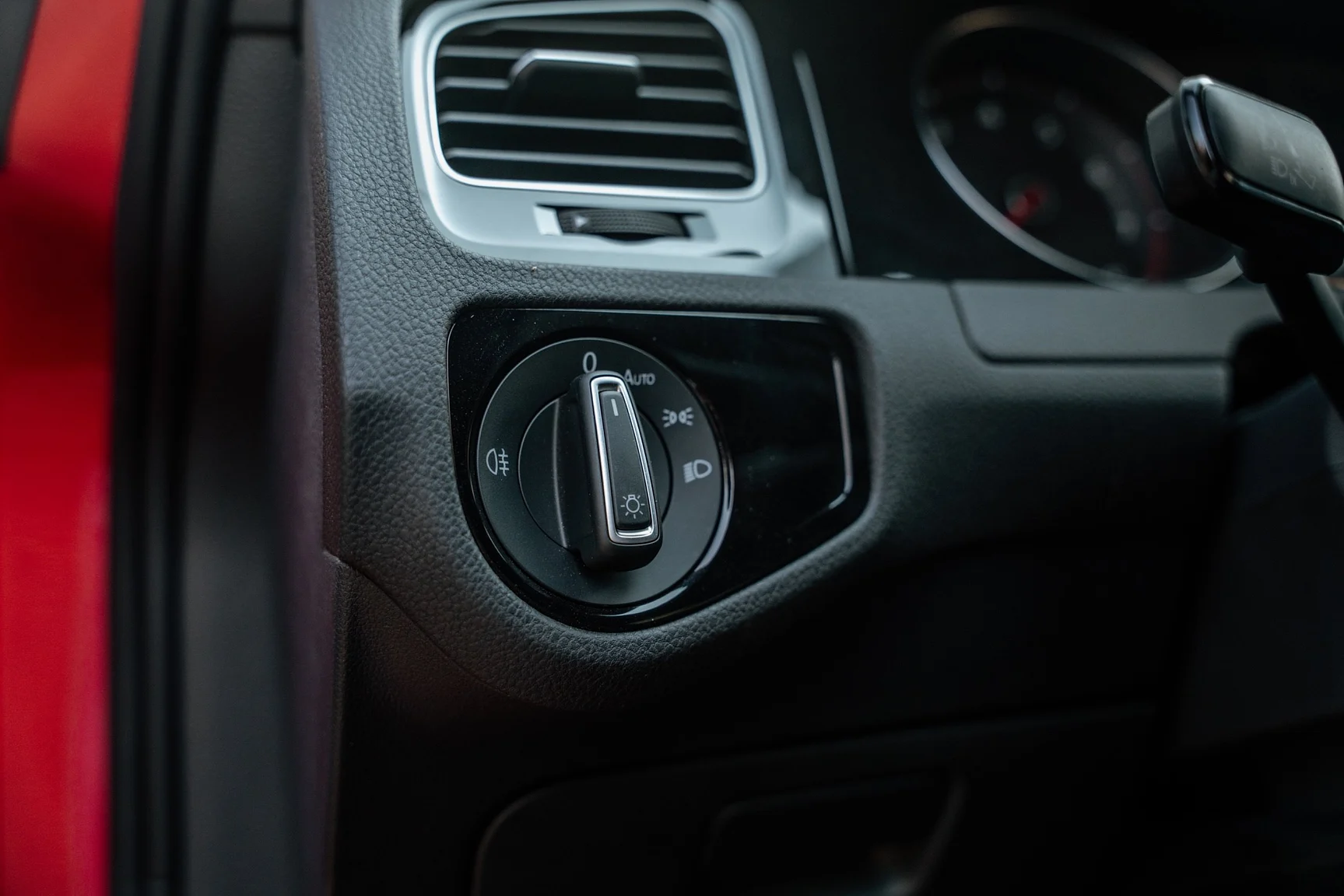 Interior image of 2016 Volkswagen Golf GTi Clubsport S - no. 291/400 (15)