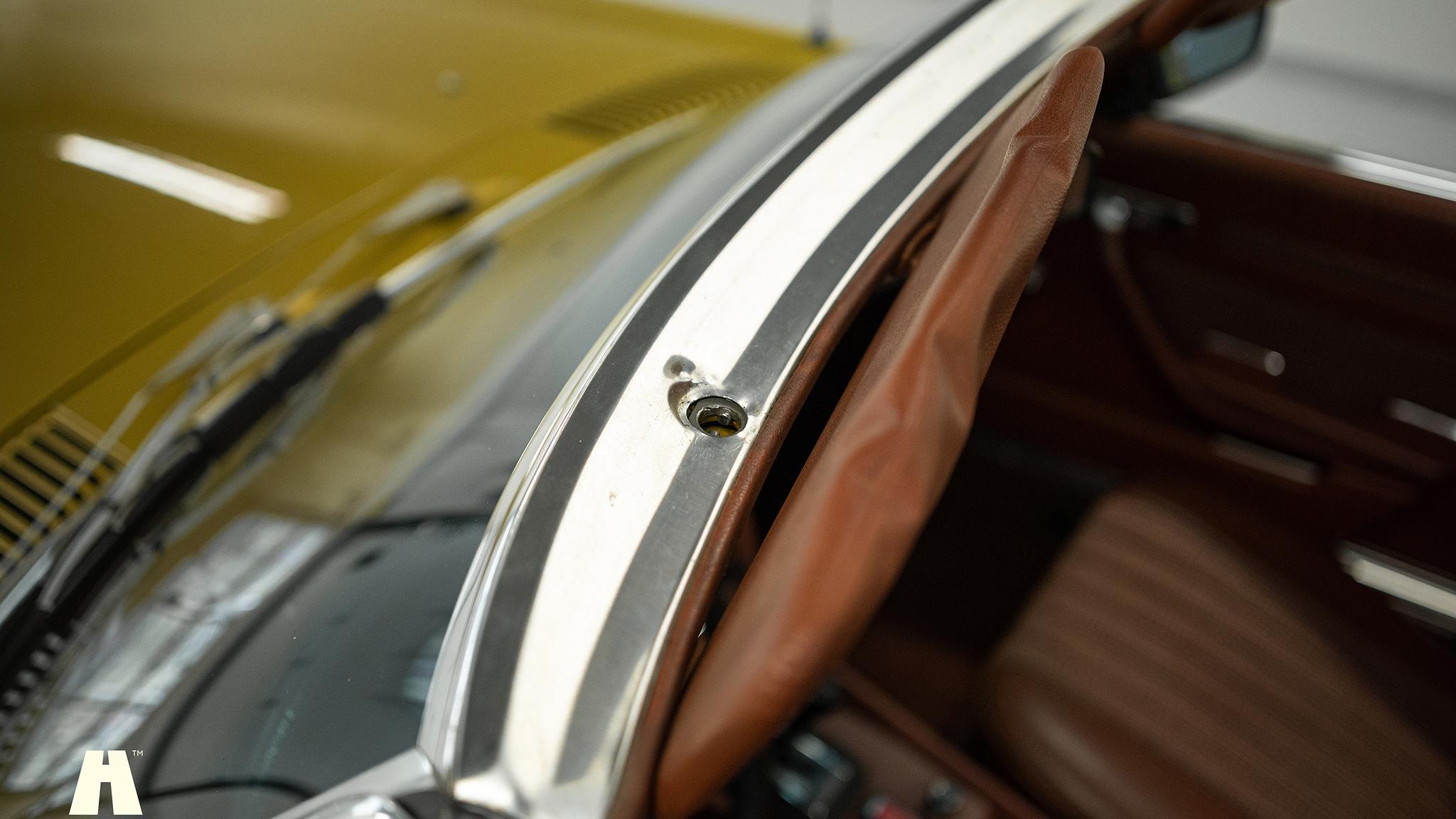 Aussenfoto 1975 Mercedes SL 350