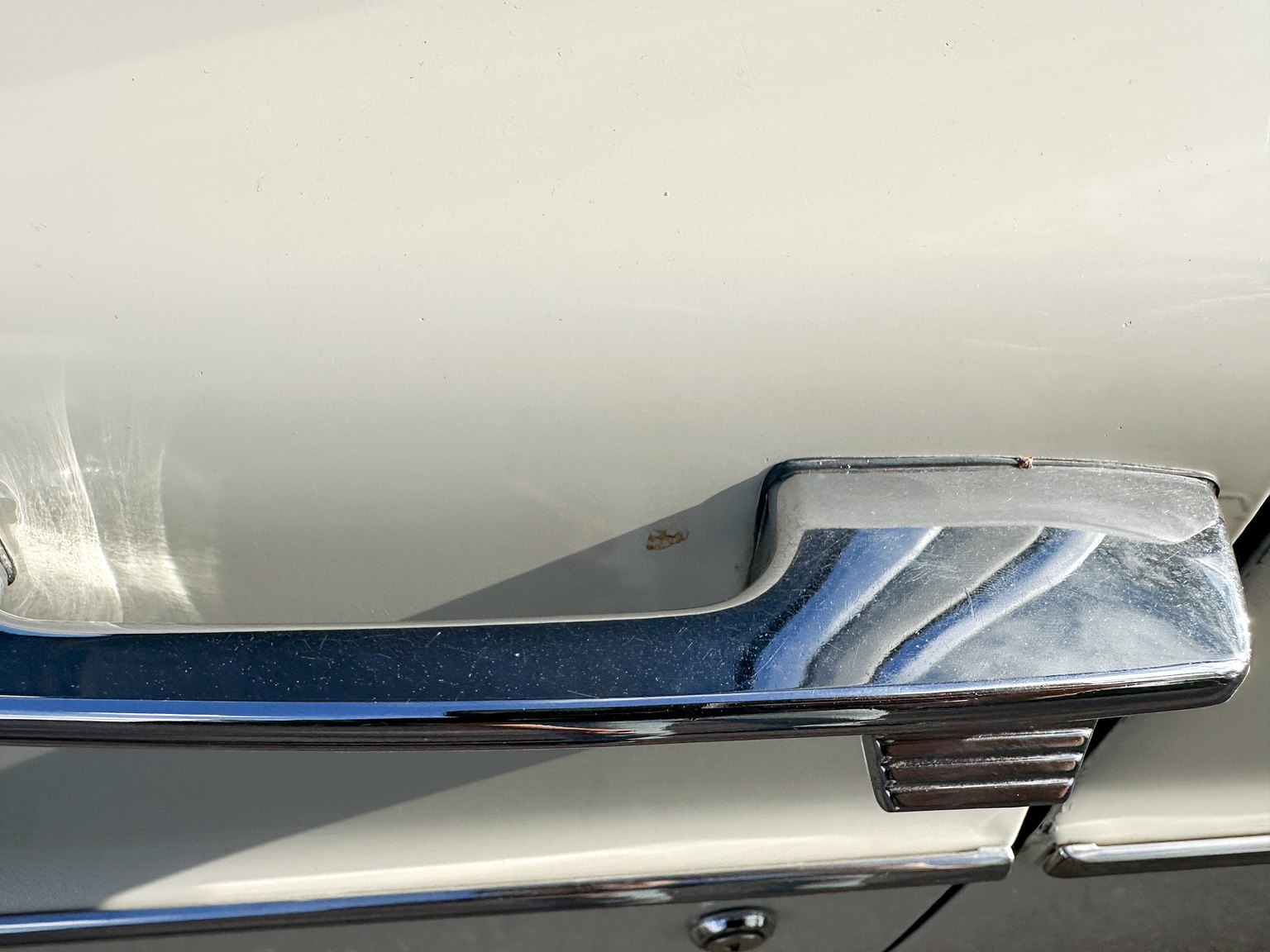 Exterior image of 1967 Volvo 144 1.8 