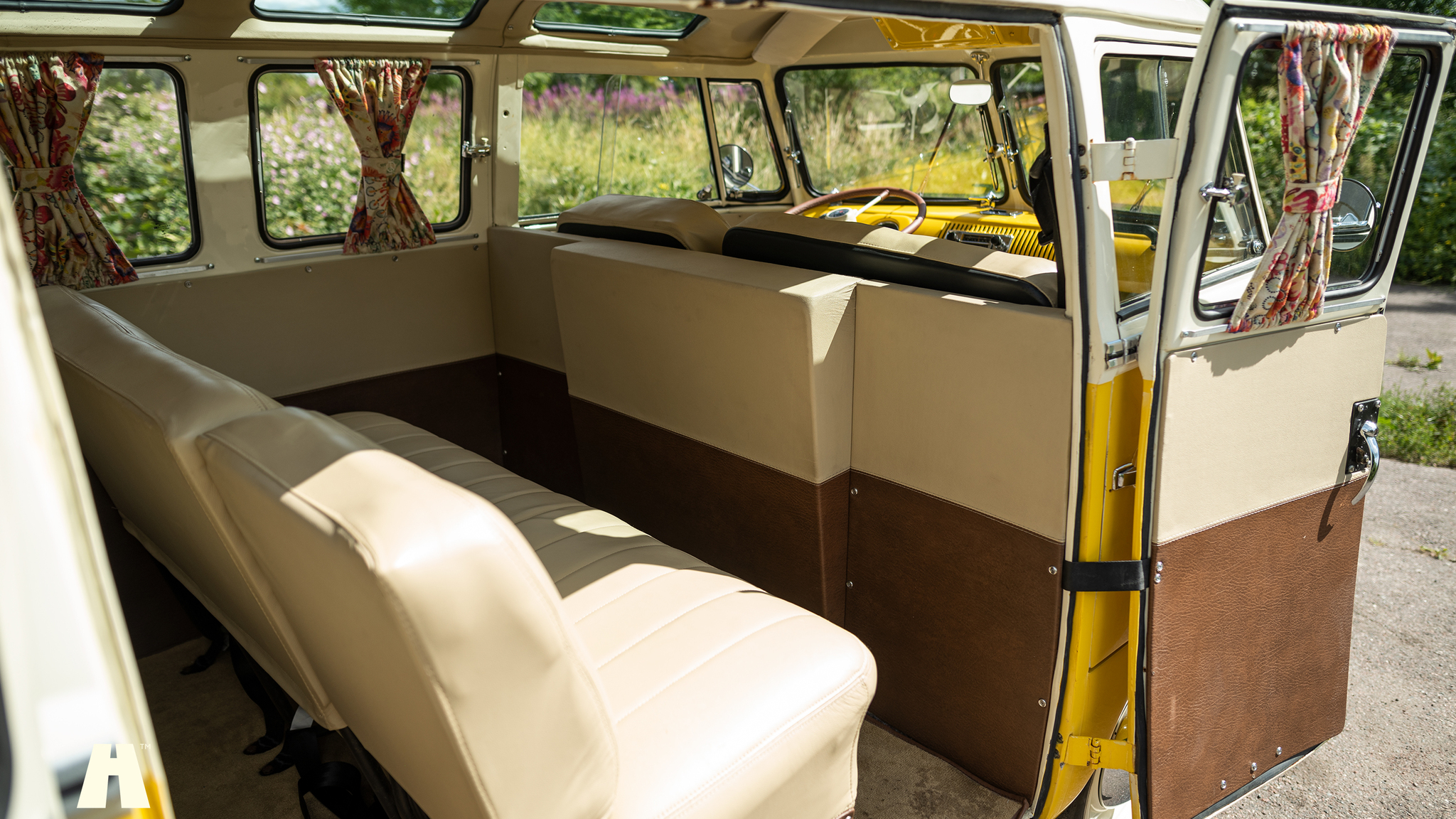 Interior image of 1974 Volkswagen T1 Split Window  