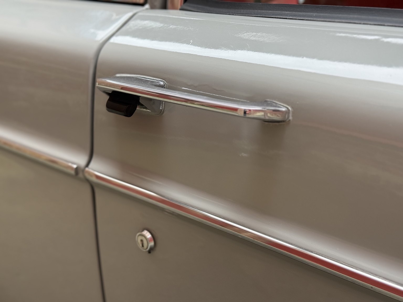 Exterior image of 1970 Volvo 142 Automatic