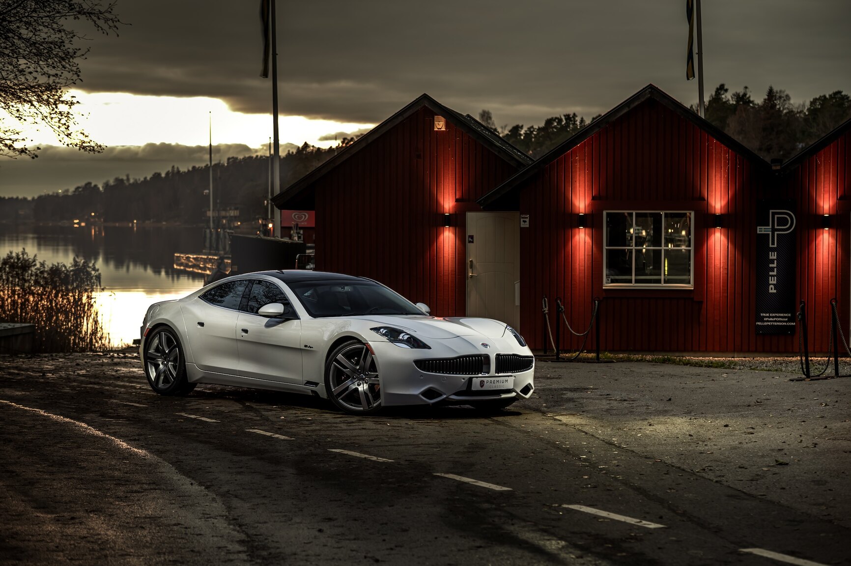Exteriörbild på 2012 Fisker Karma ES