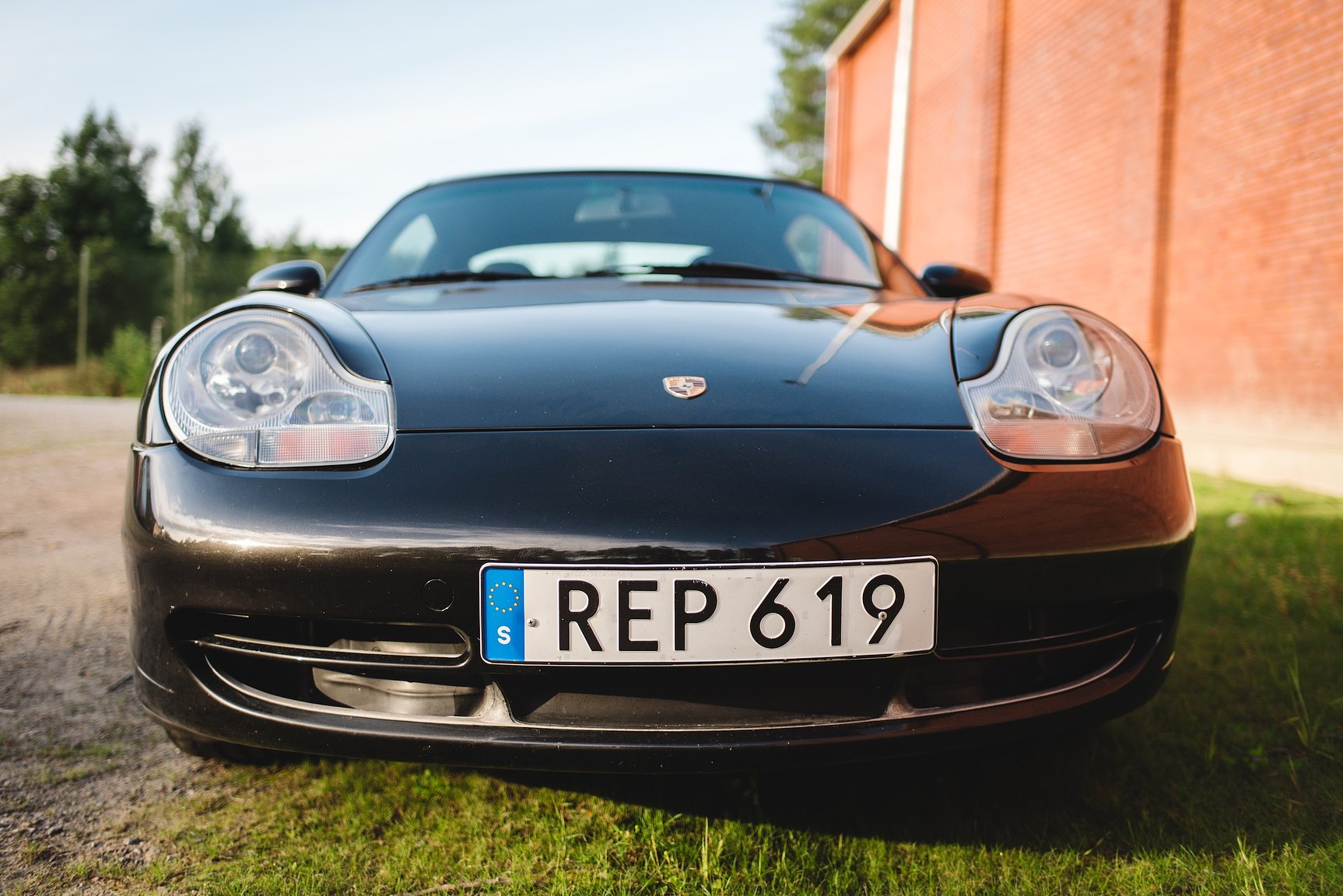 Exterior image of 1998 Porsche 996 Carrera 