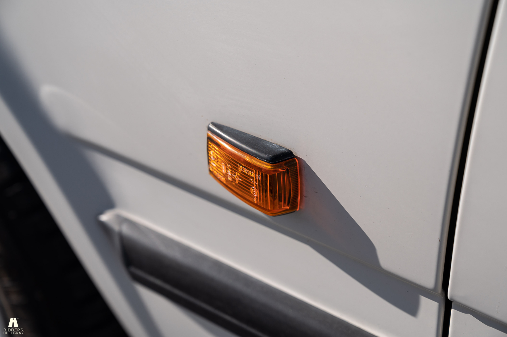 Exterior image of 1988 Volvo 740 GL (39)