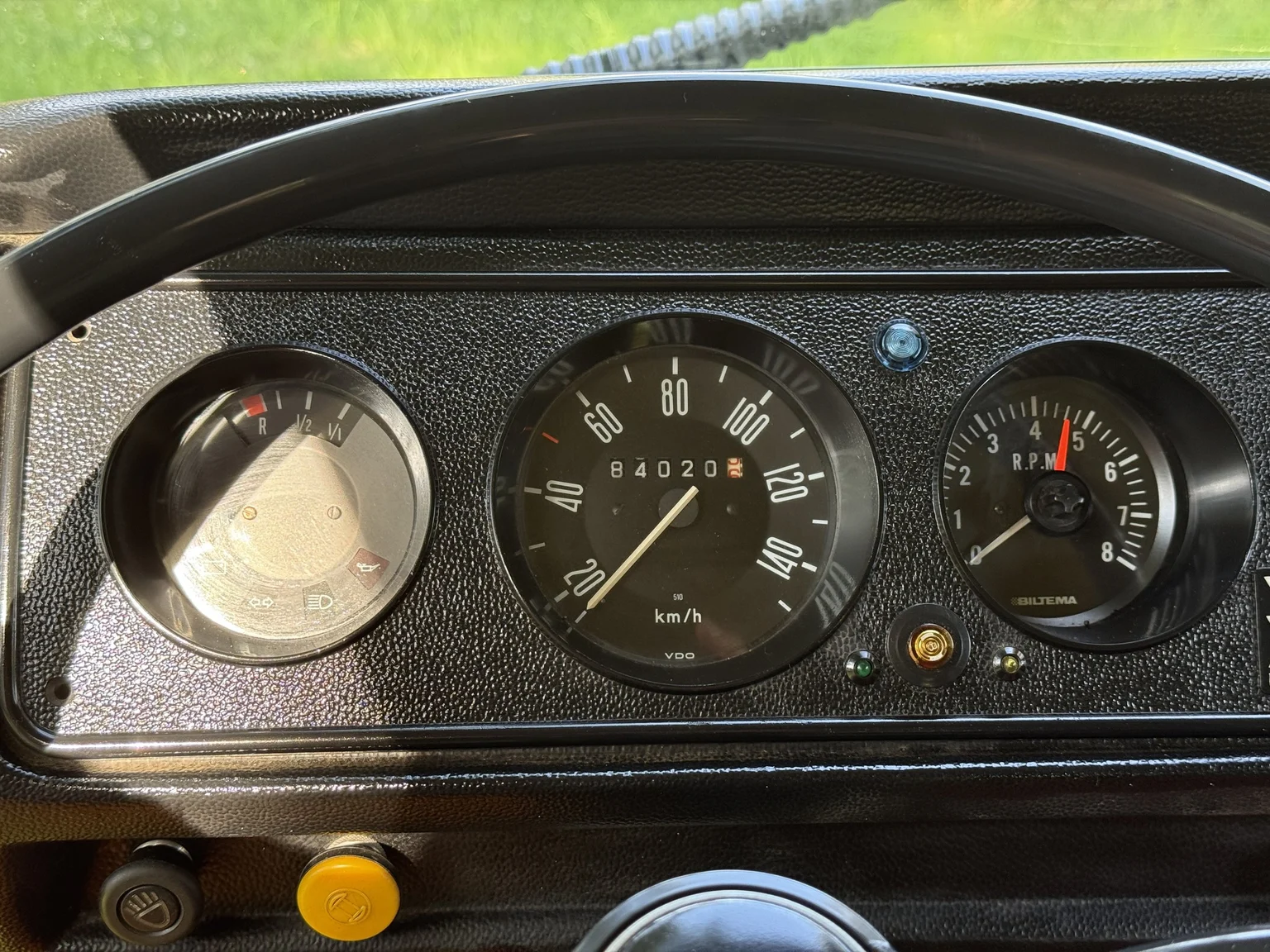 Innenraumfoto von 1975 Volkswagen Transporter Campervan (18)