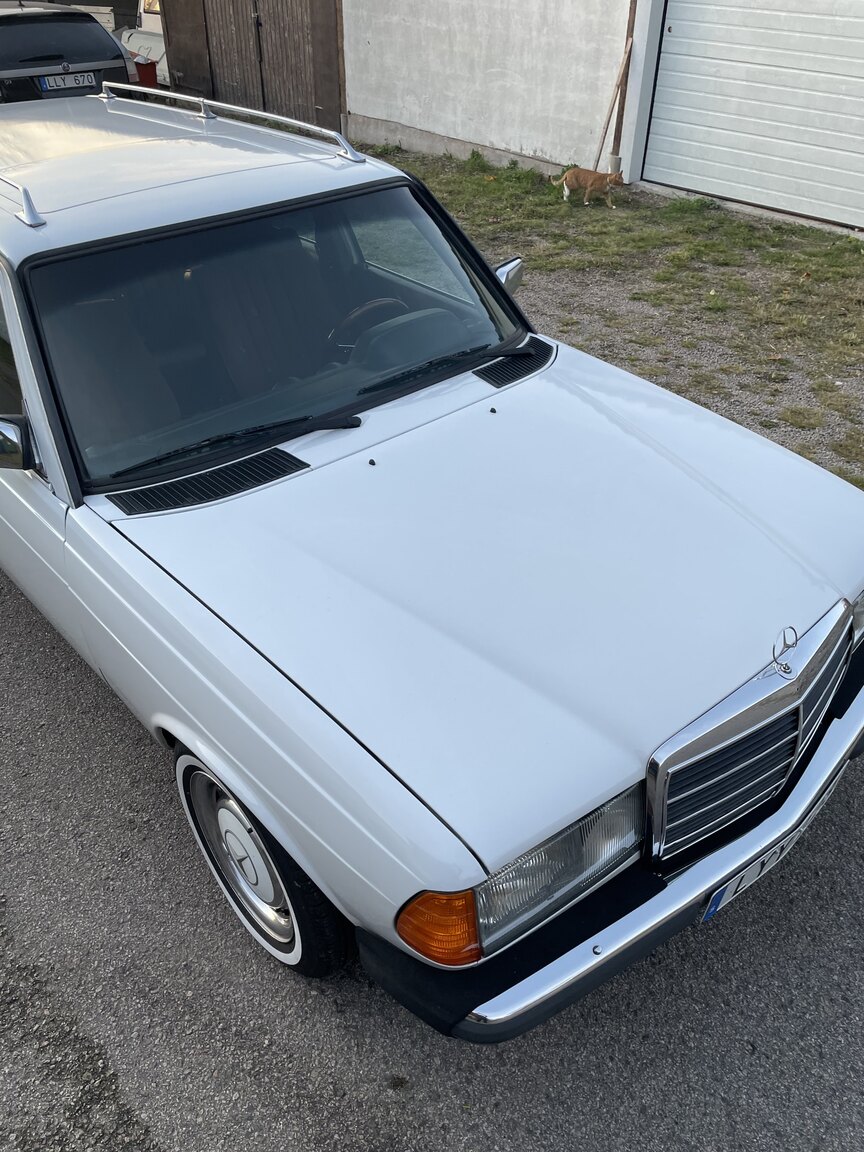 Exteriörbild på 1983 Mercedes-Benz 300 TDT