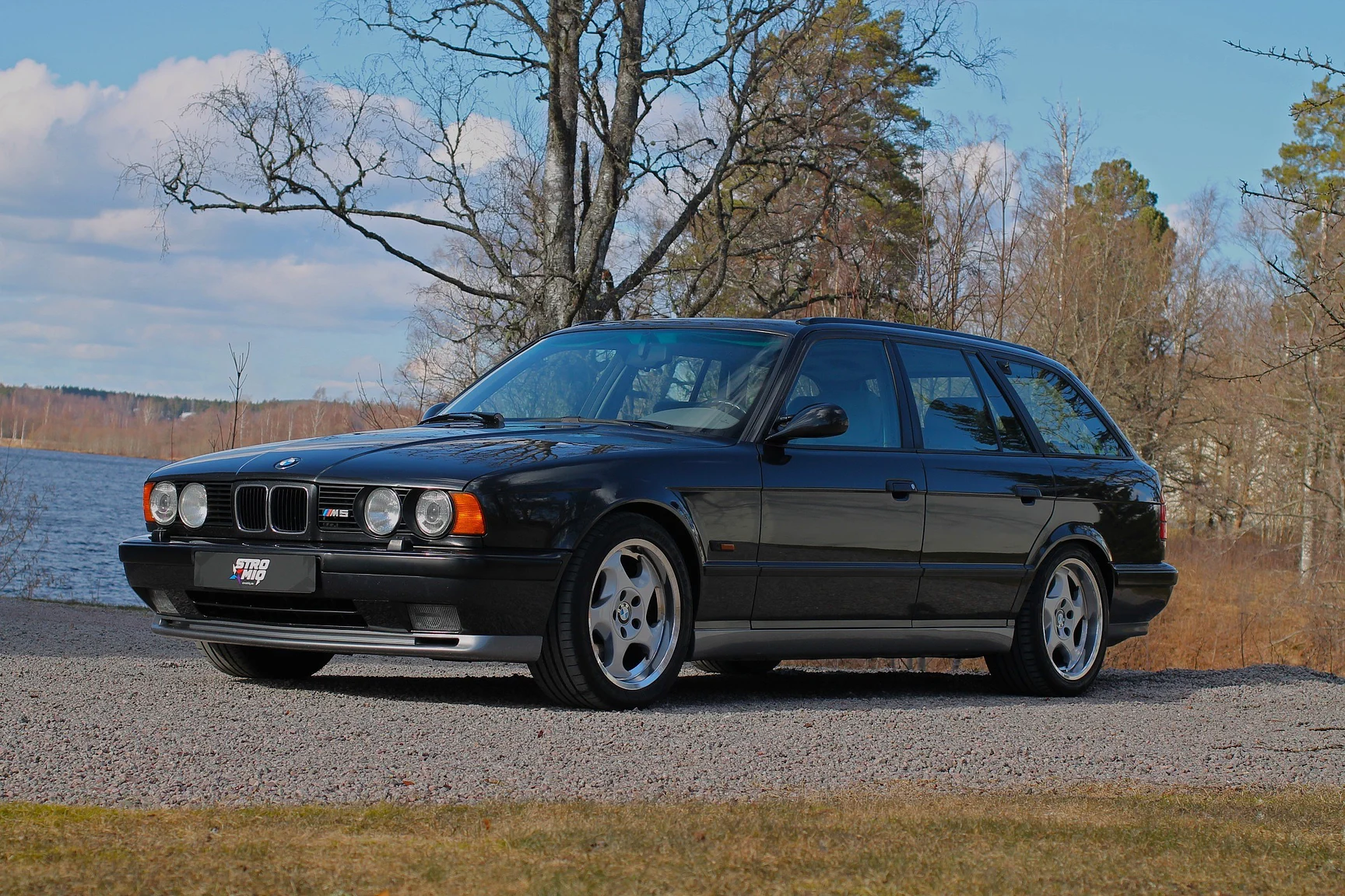 Exterior image of 1993 BMW E34 M5 Touring  (135)
