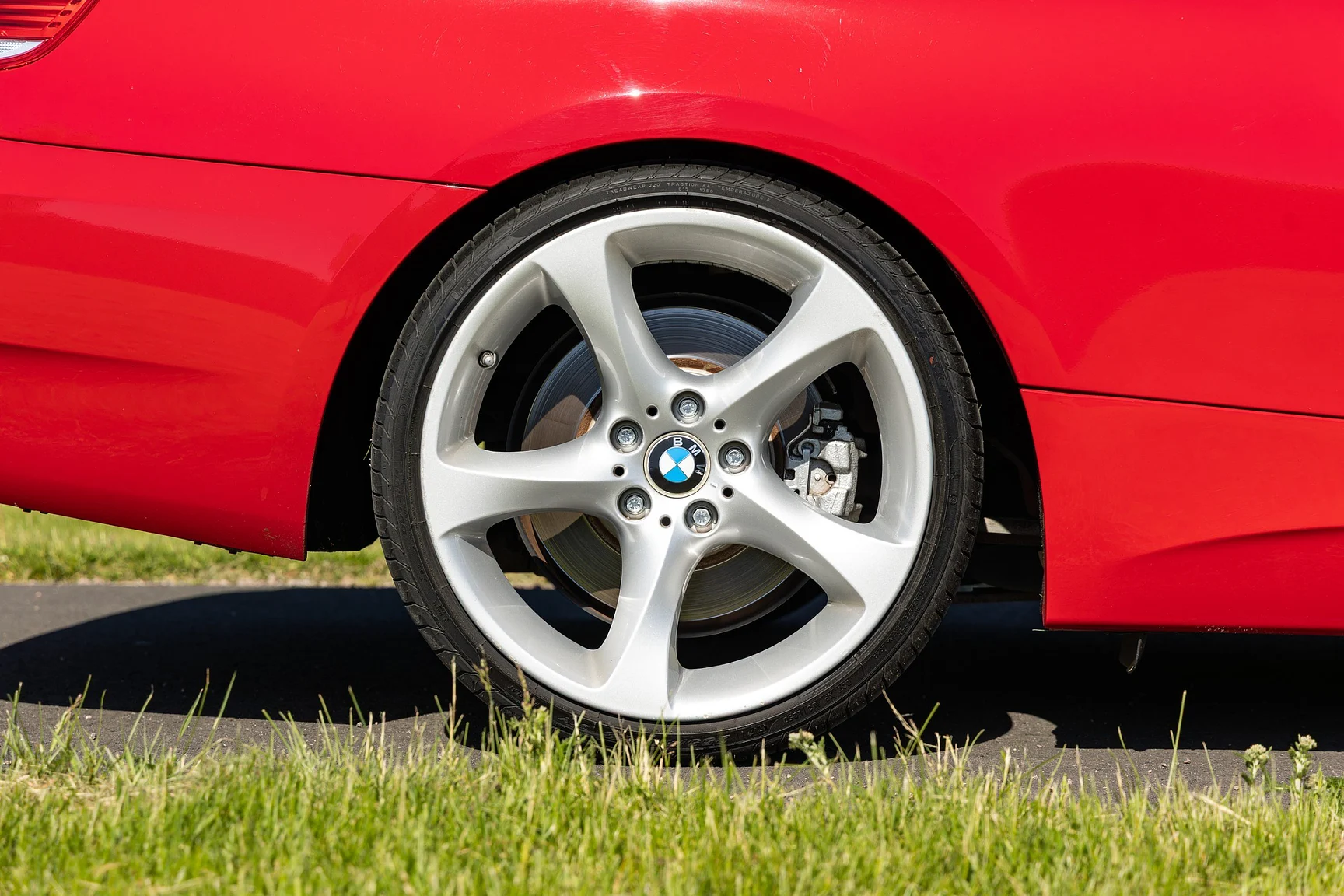 Exteriörbild på 2007 BMW 335i Coupé (14)