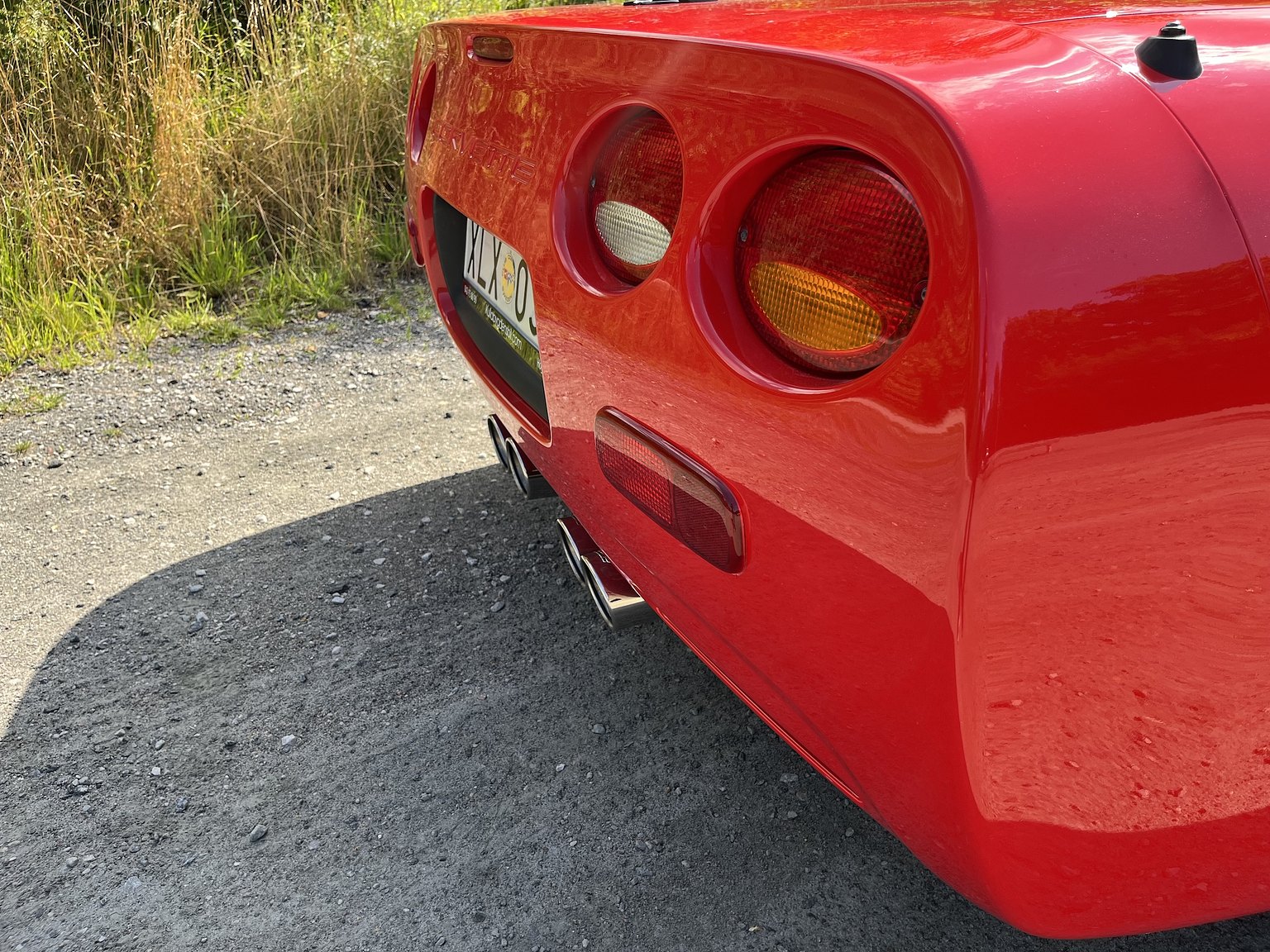 Exterior image of 2000 Chevrolet Corvette Cabriolet