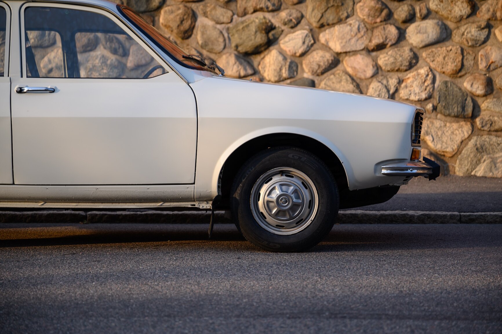 Exteriörbild på 1978 DACIA 1300