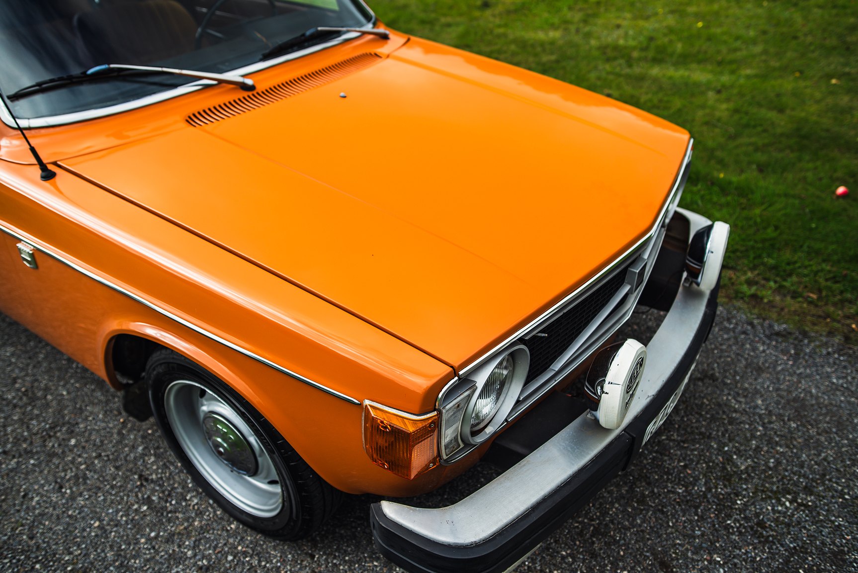 Exterior image of 1974 Volvo 142 2.0