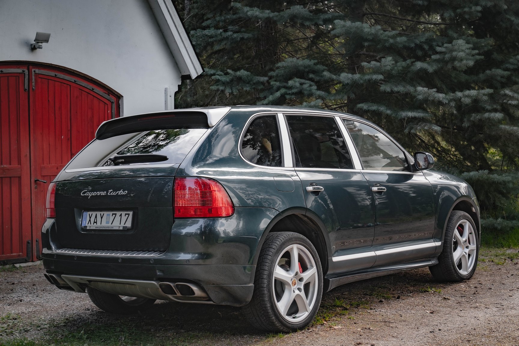 Exterior image of 2005 Porsche Cayenne Turbo WLS