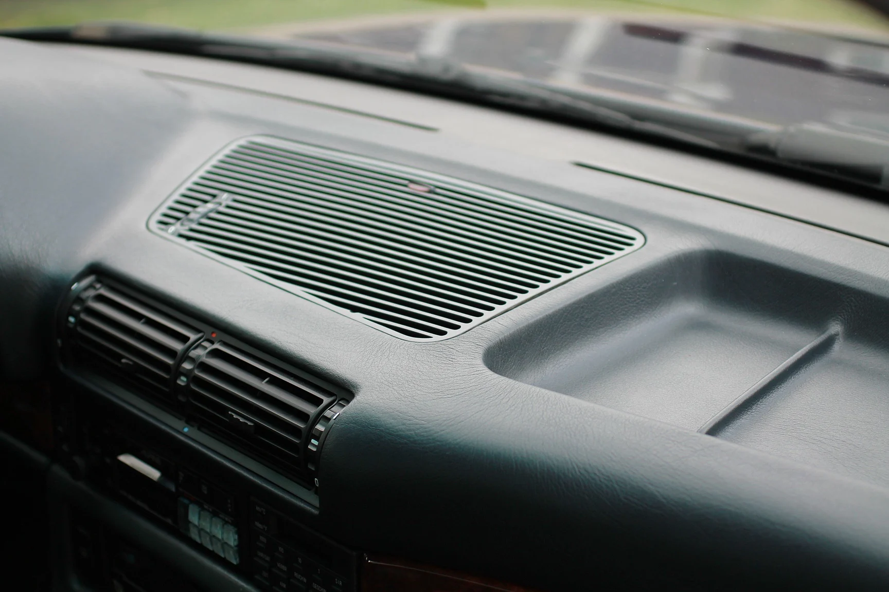 Innenraumfoto von 1989 BMW 750iL (41)