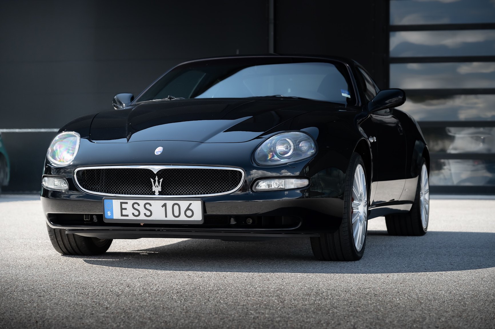 Exterior image of 2004 Maserati Coupé 4.2 V8 Cambiocorsa