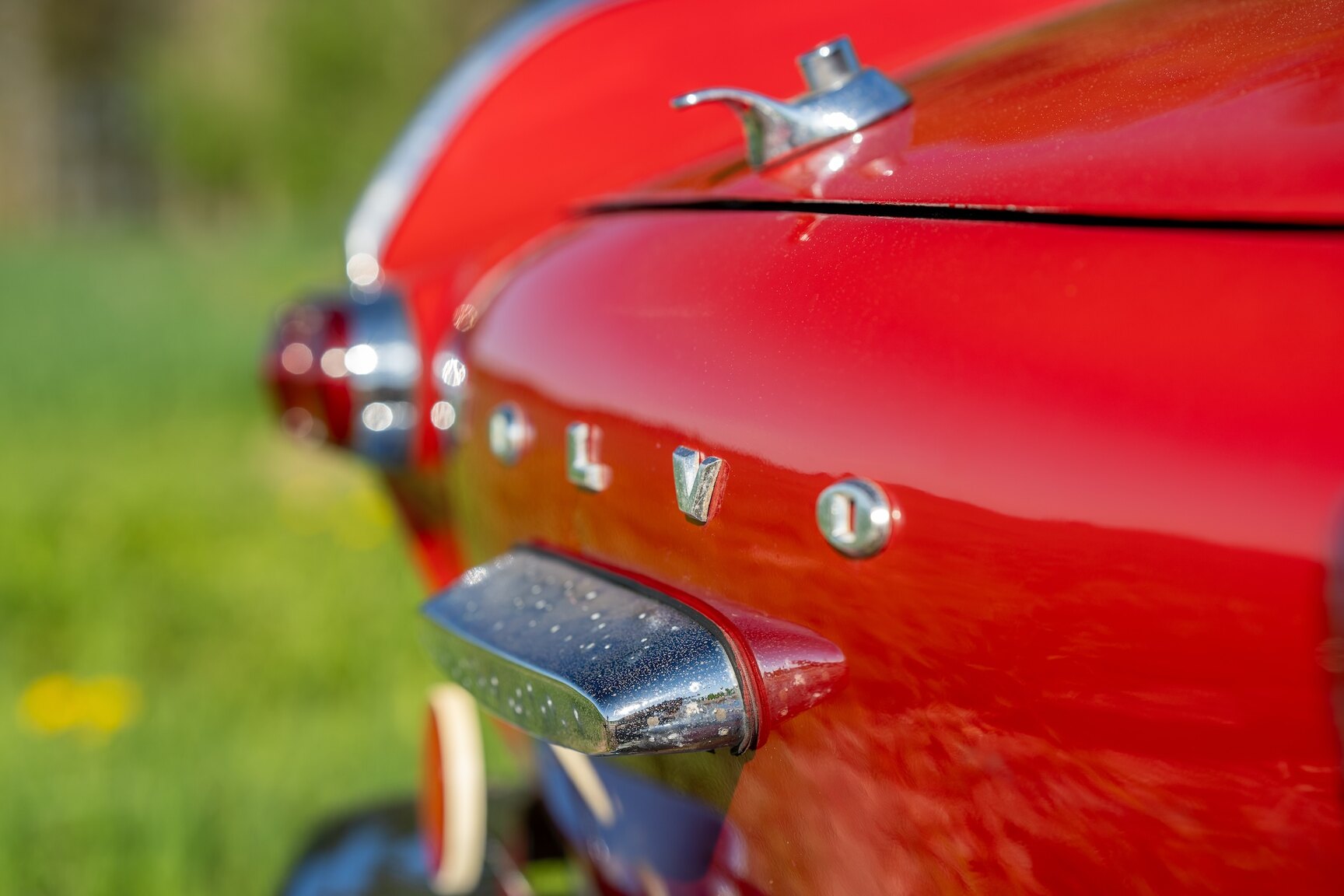 Exterior image of 1961 Volvo P1800