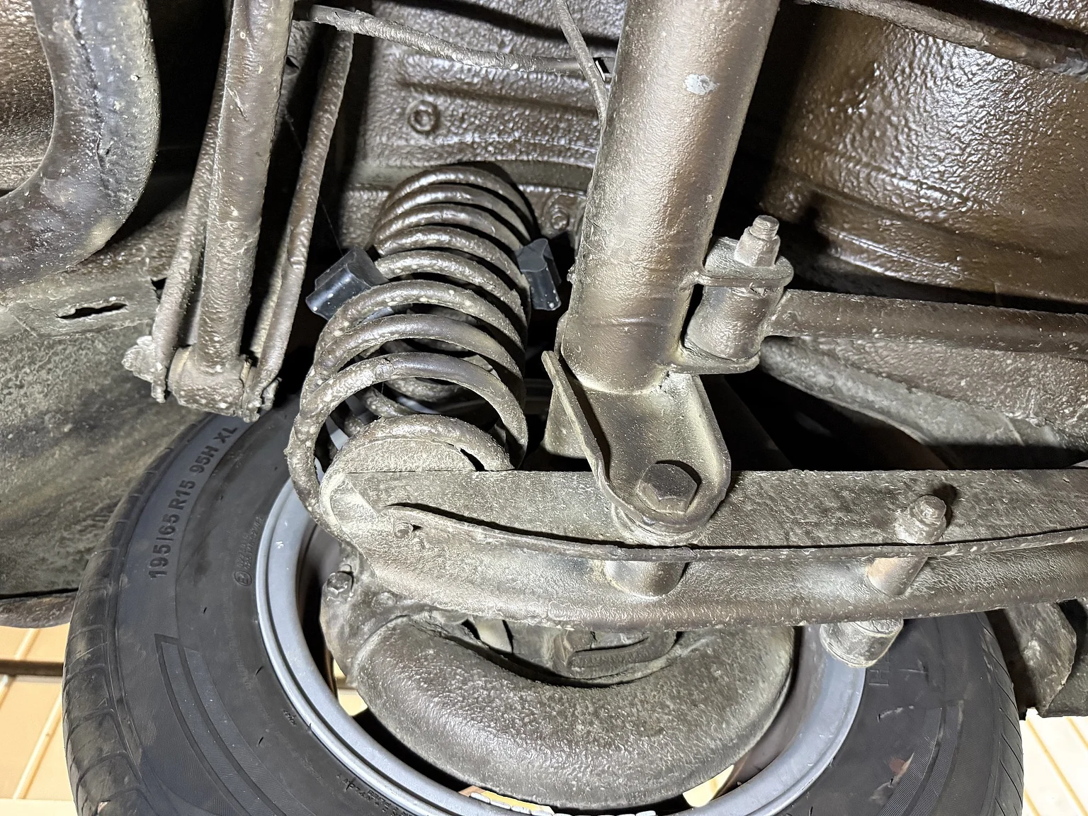 Image of 1970 Volvo 142 2.0 Automatic mechanics (36)