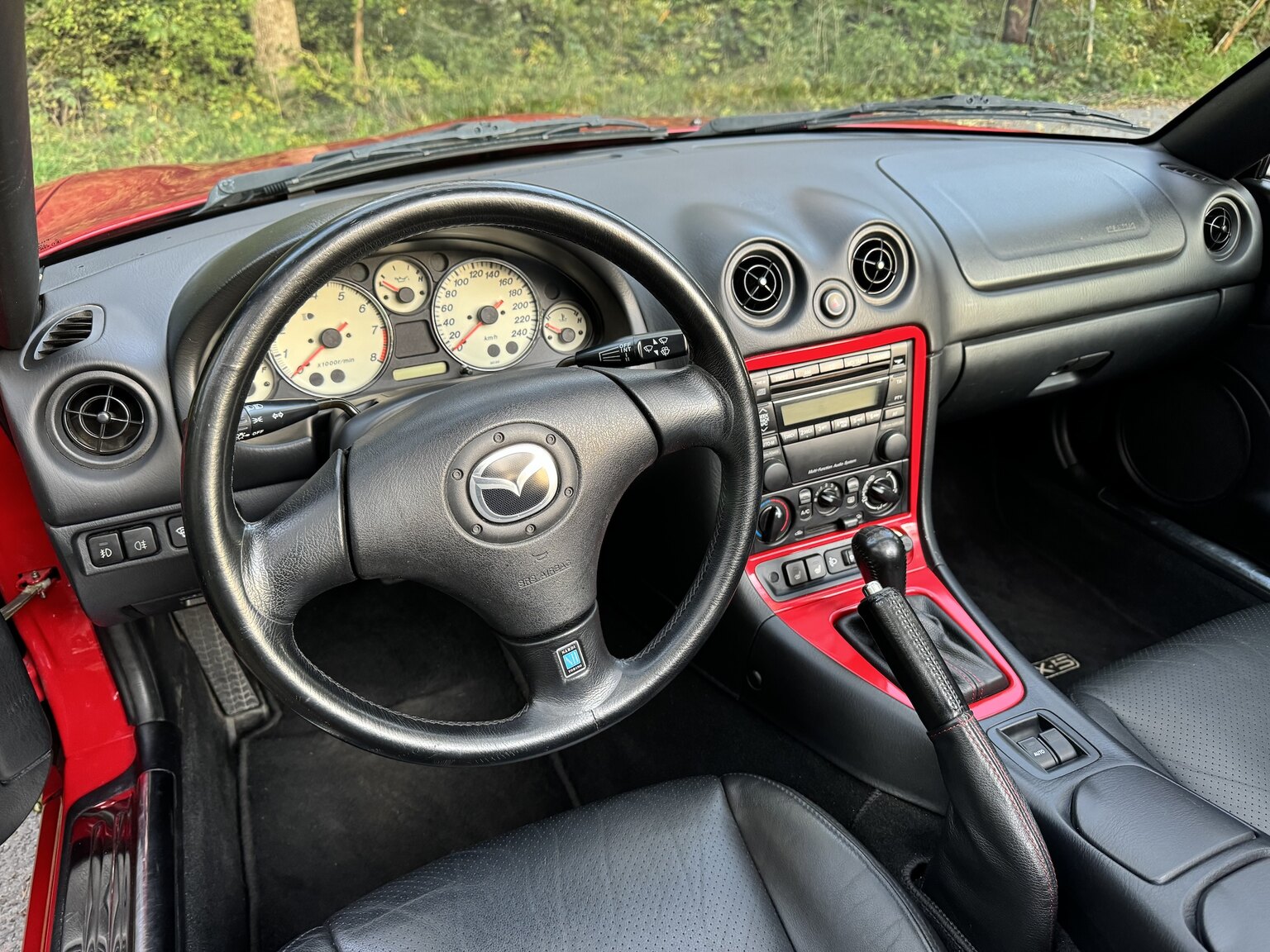 Innenraumfoto von 2004 Mazda MX-5