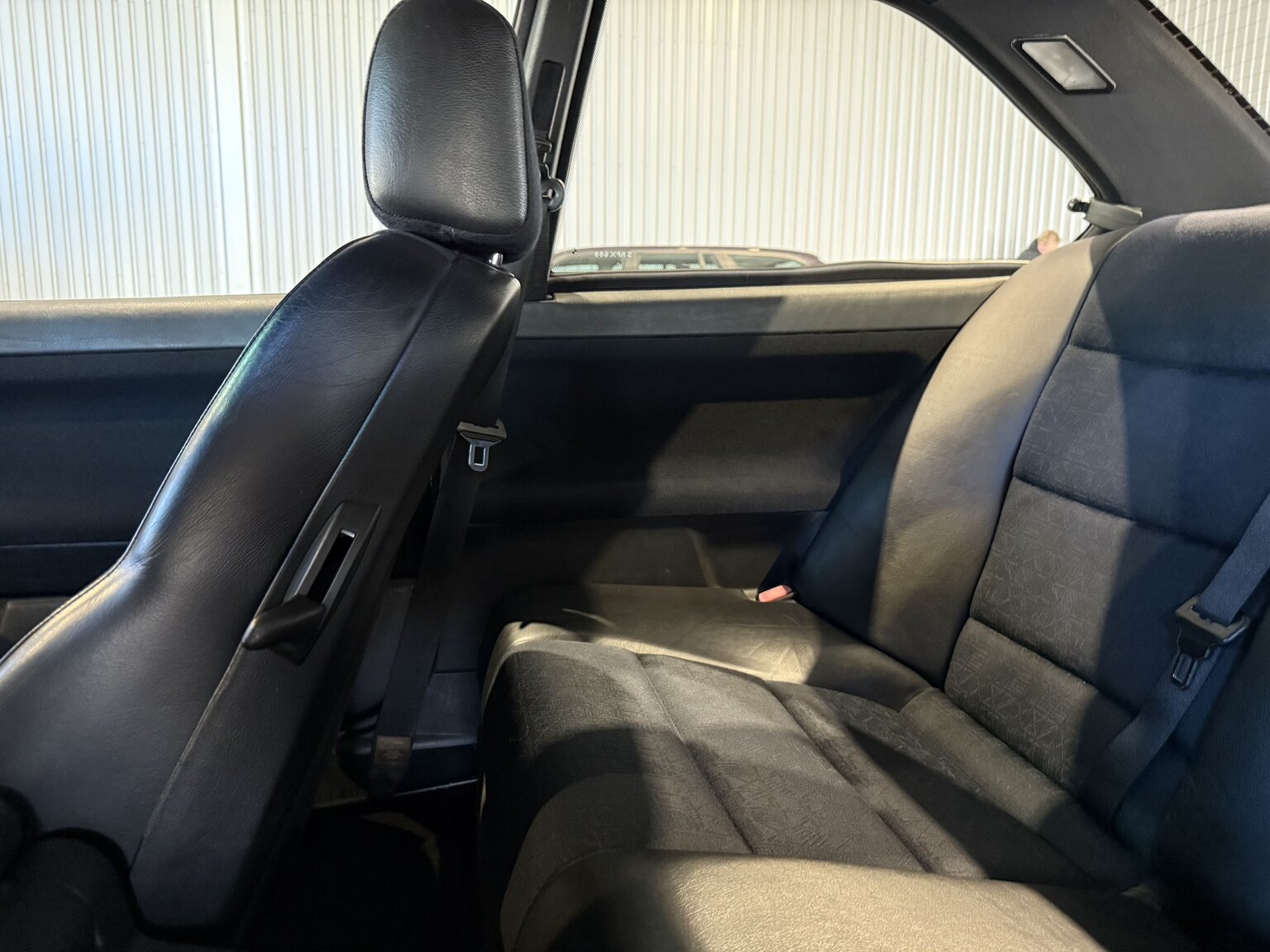Interiörbild 1995 BMW 325i Coupé AVUS Edition "No Reserve Auction"