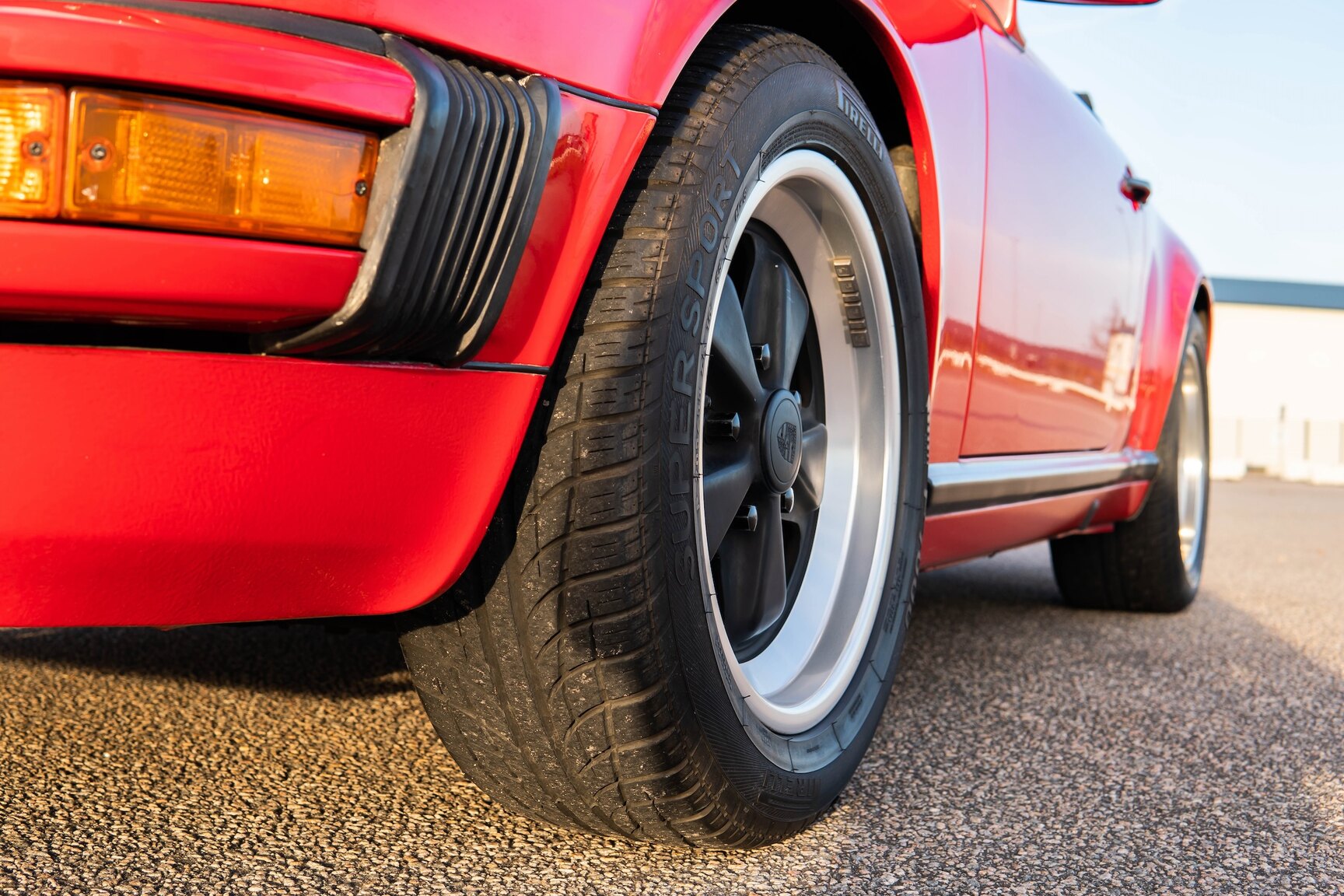 Aussenfoto 1987 Porsche 911 Carrera Cab 3.2
