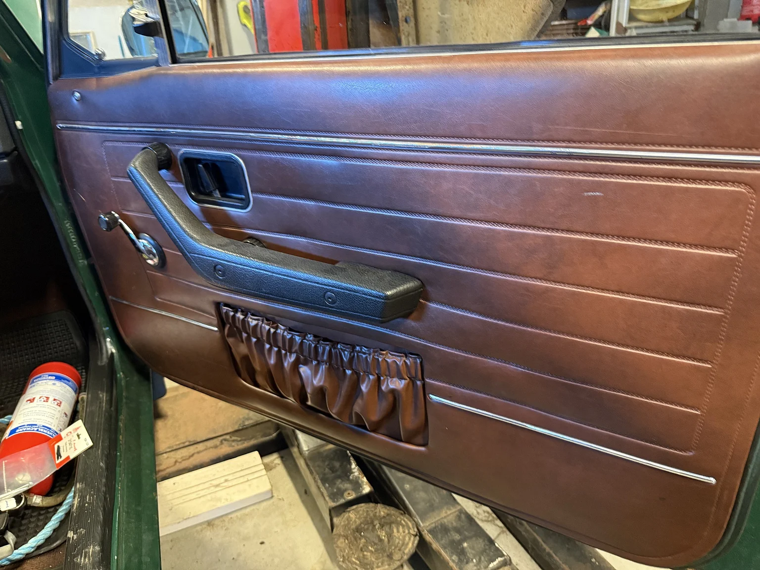 Innenraumfoto von 1973 Volvo 142 2.0 Deluxe (31)