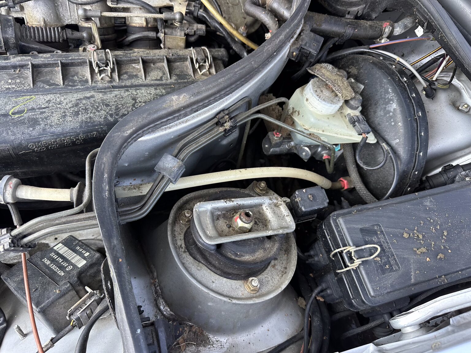 Image of 1992 Mercedes-Benz 250D mechanics