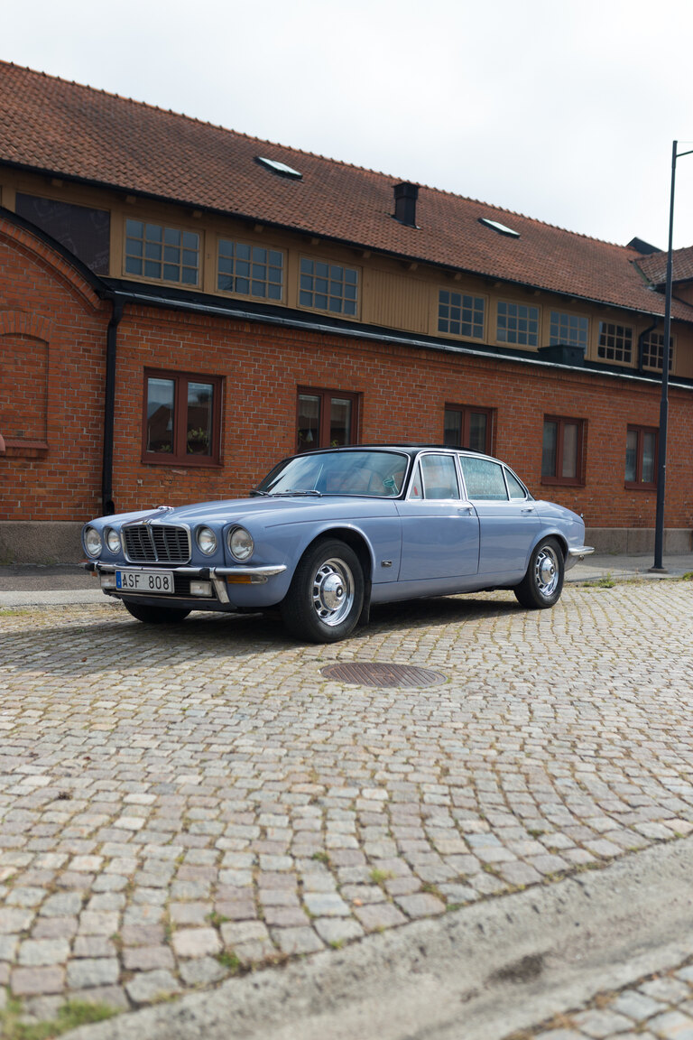 Aussenfoto 1975 JAGUAR XJ6  (2)