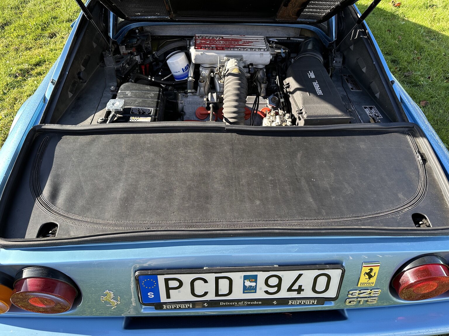 Innenraumfoto von 1986 Ferrari 328 GTS