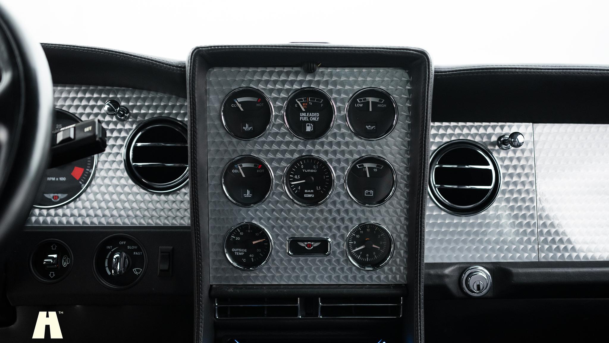Interior image of 1997 Bentley Continental T (12)