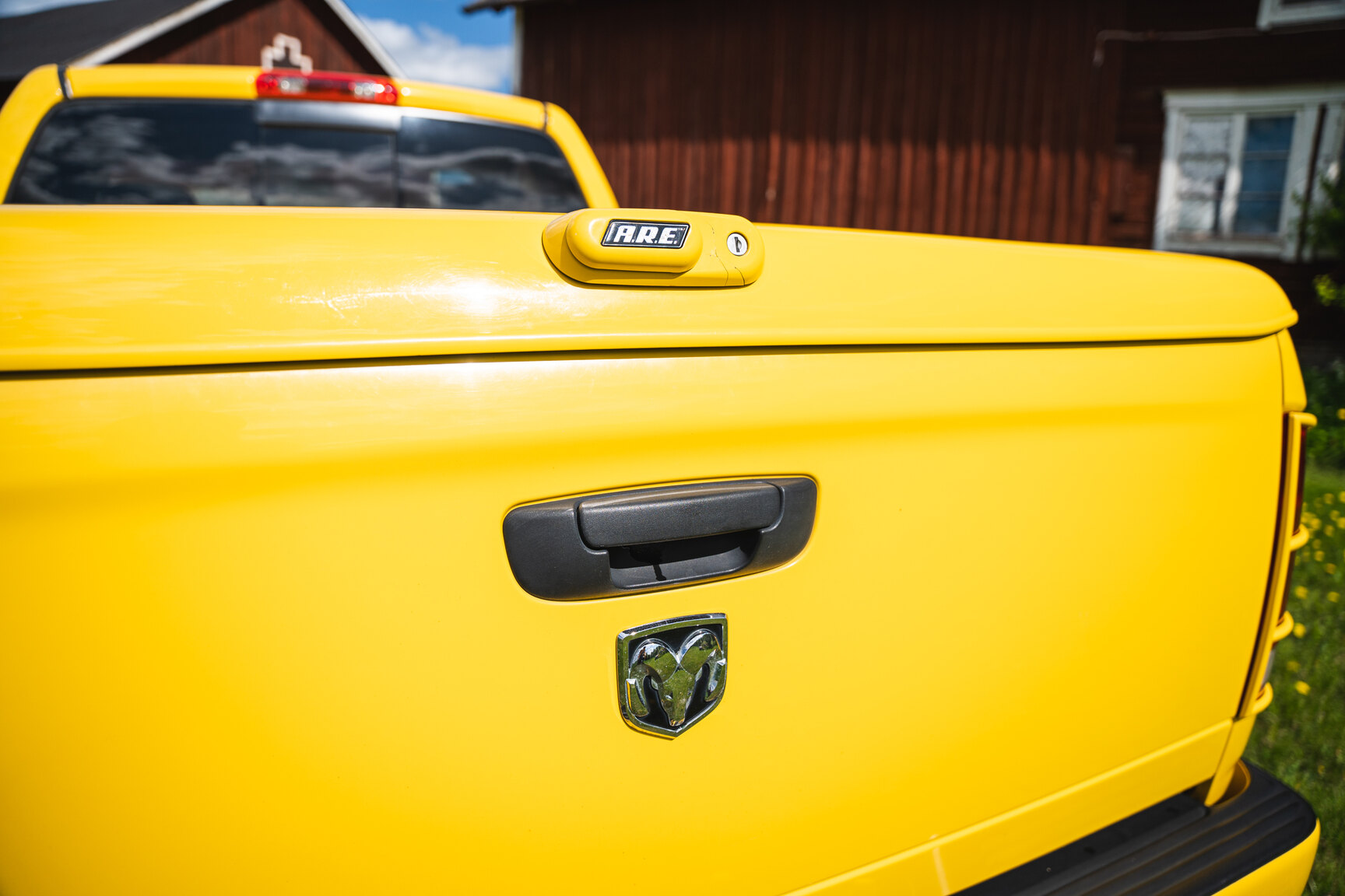 Exteriörbild på 2005 Dodge Ram 1500 Bumble Bee