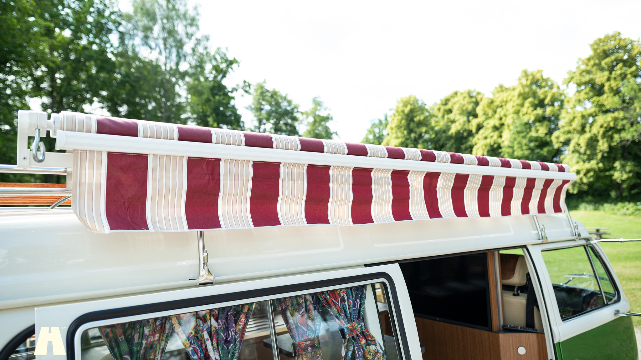 Exterior image of 1998 Volkswagen T2 Camper
