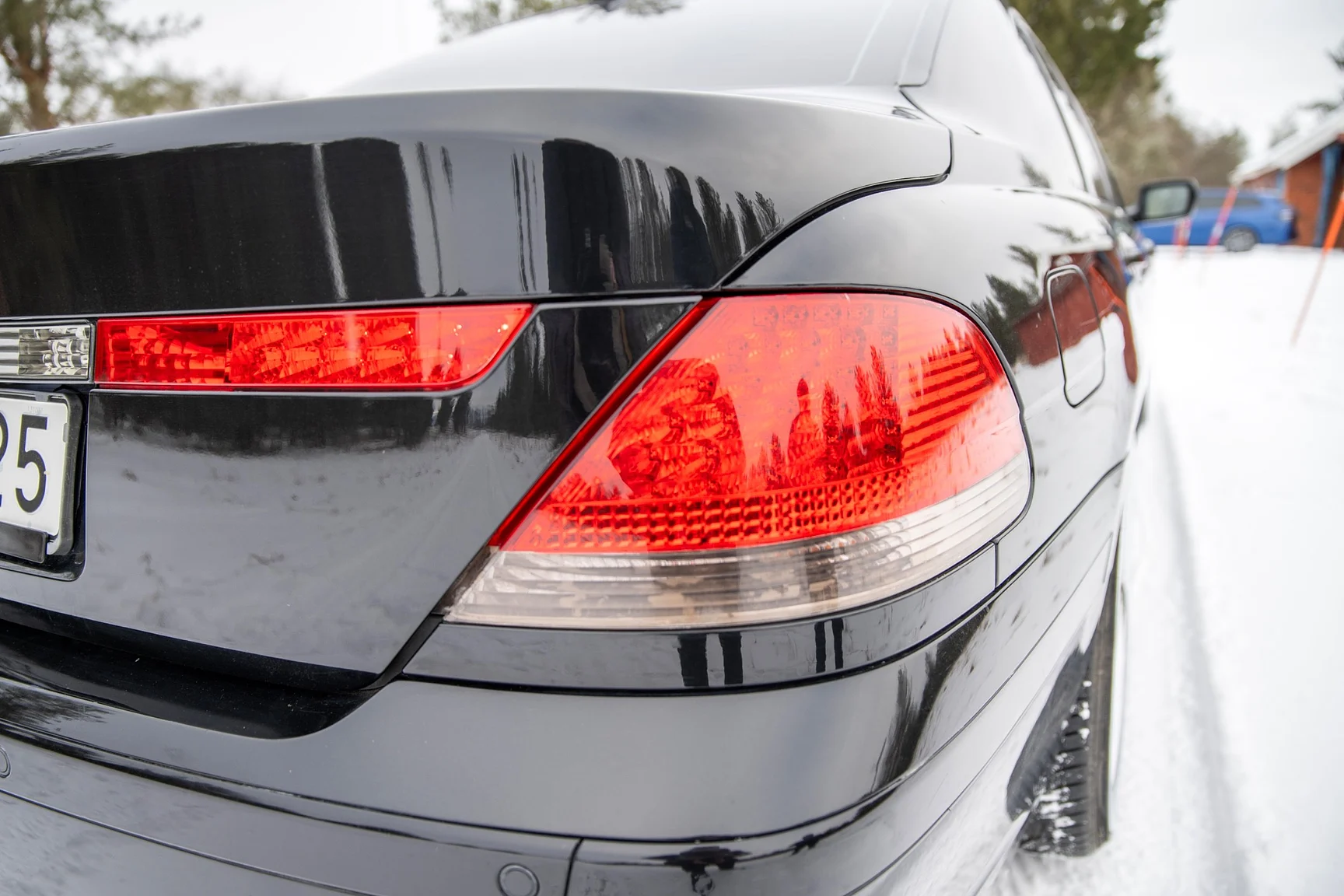 Exterior image of 2002 BMW  745 iA (26)