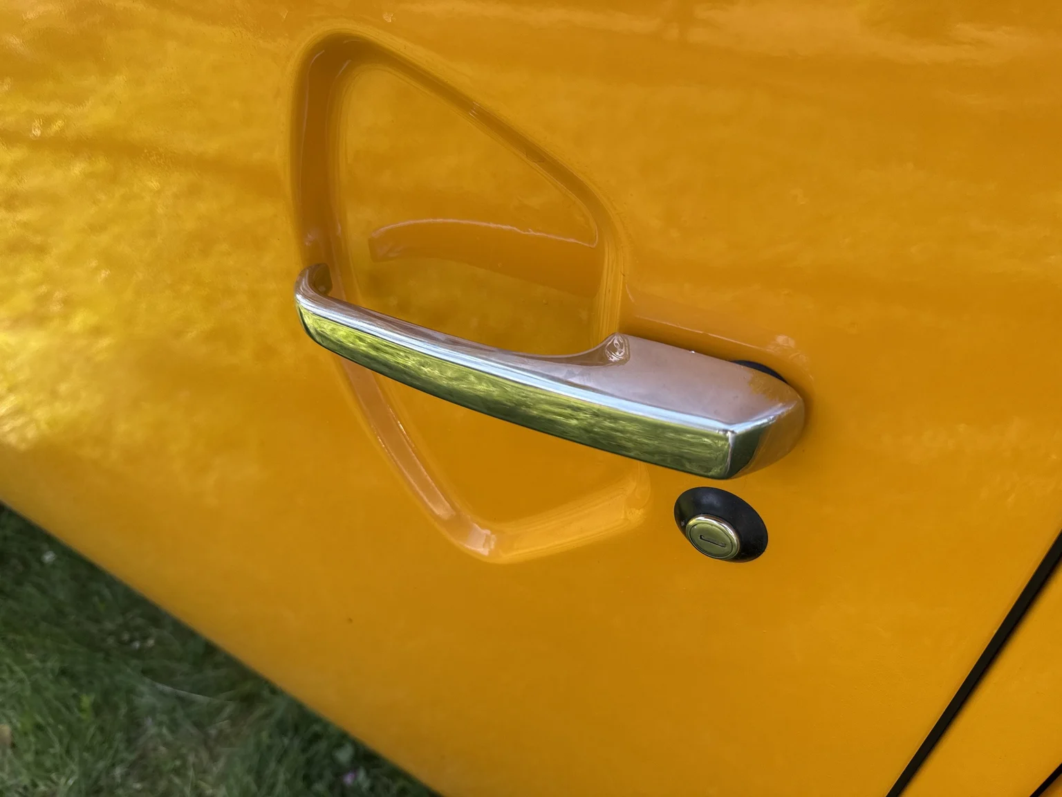 Exterior image of 1975 Volkswagen Transporter Campervan (53)