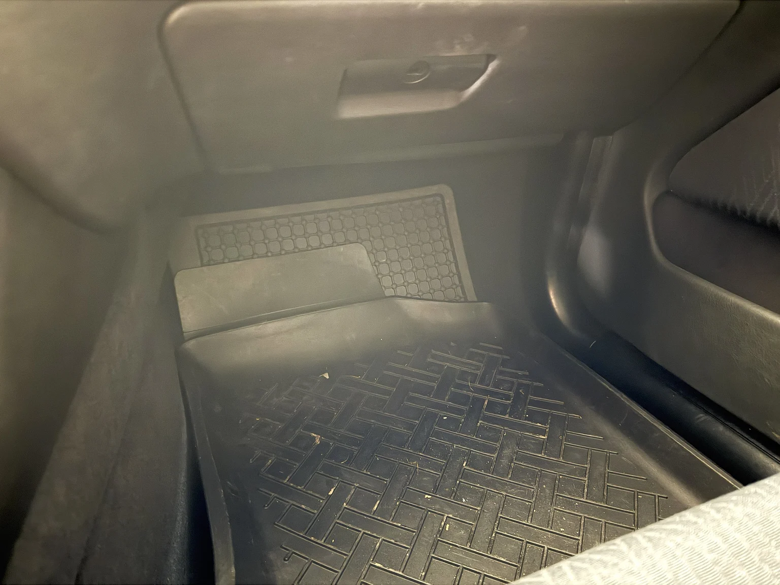 Interior image of 2002 BMW 520i (26)