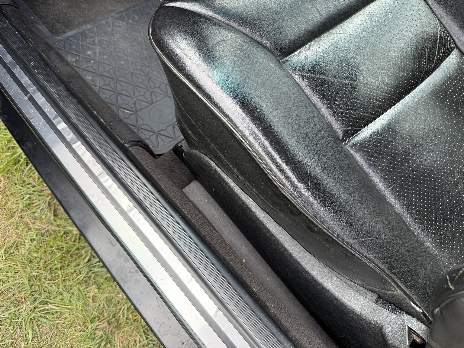 Interior image of 1990 Mercedes-Benz 300CE-24