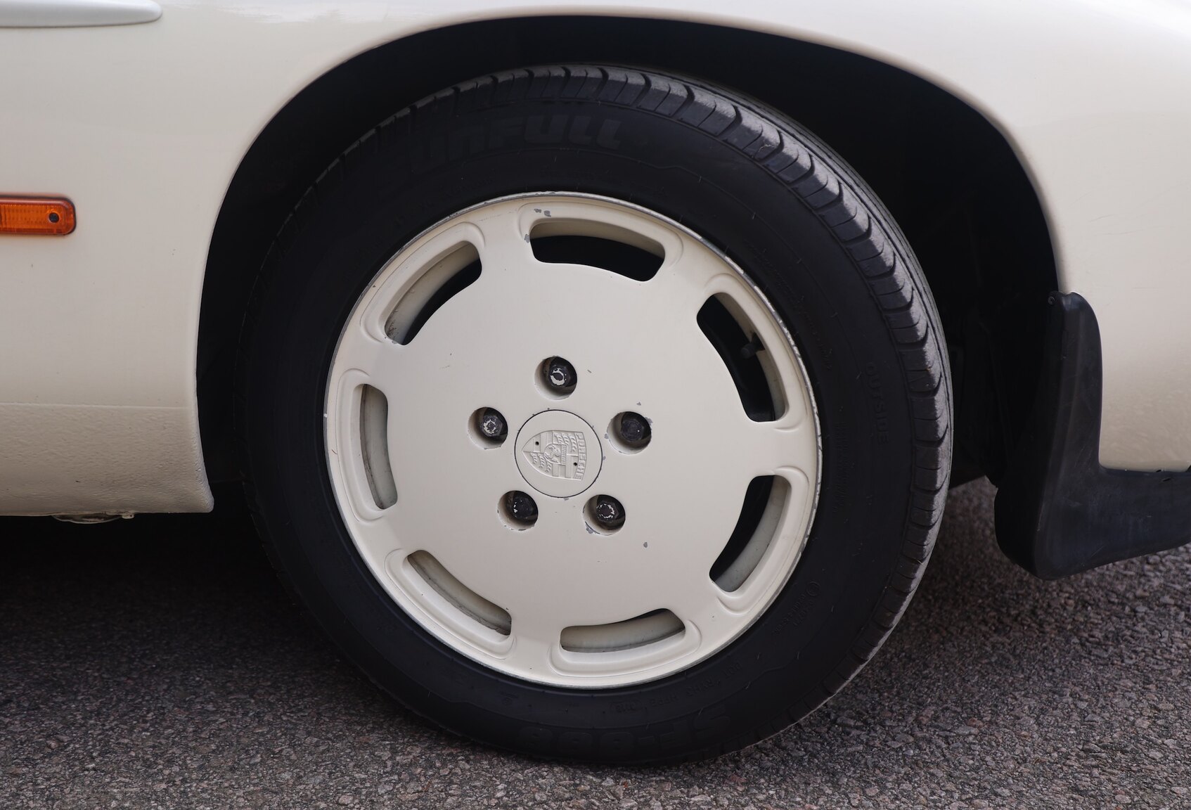 Exterior image of 1981 Porsche 928 S