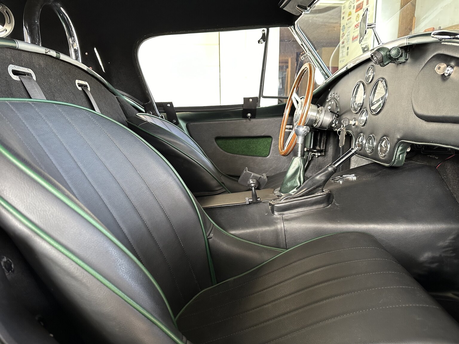 Interiörbild 2008 AC Cobra replica