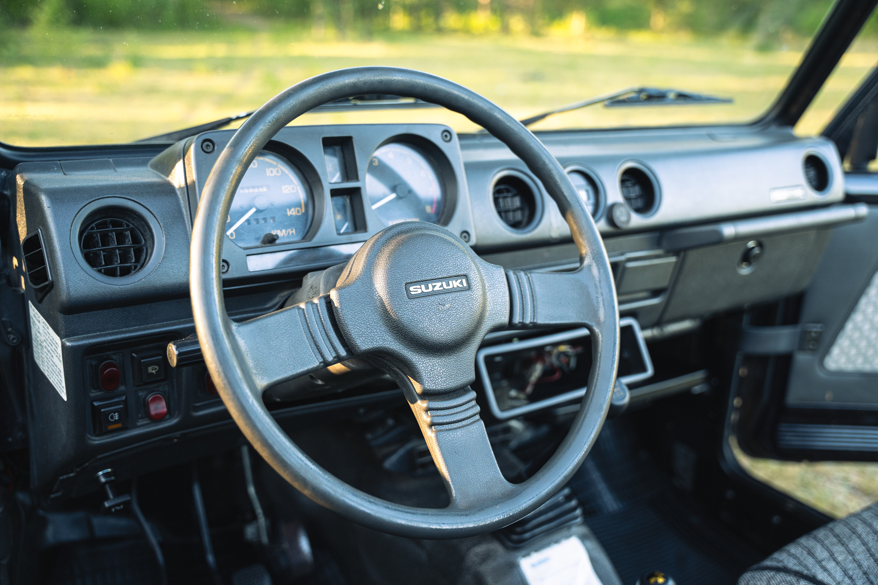 Innenraumfoto von 1987 Suzuki SJ413 long