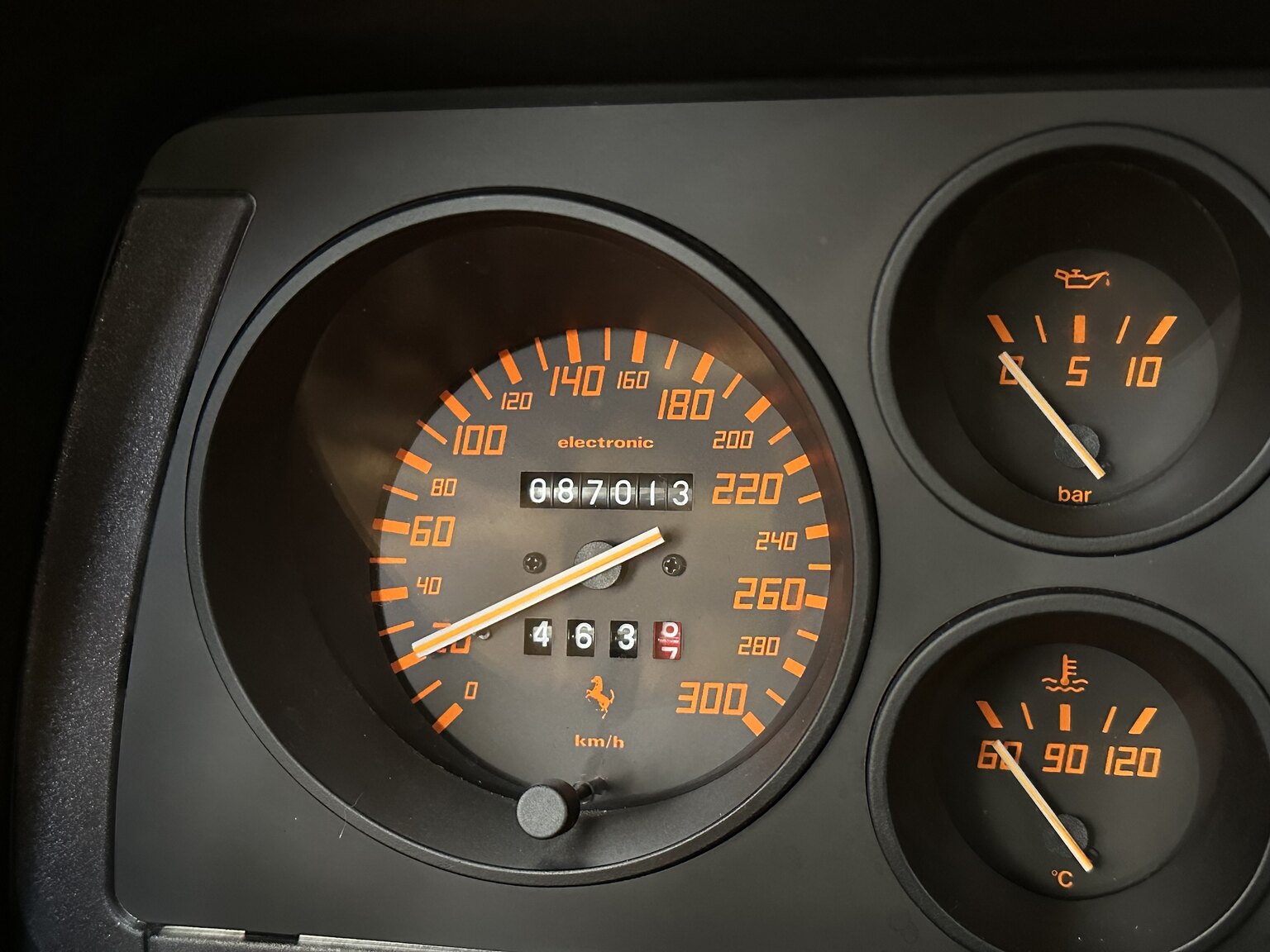 Interior image of 1990 Ferrari 348 (12)