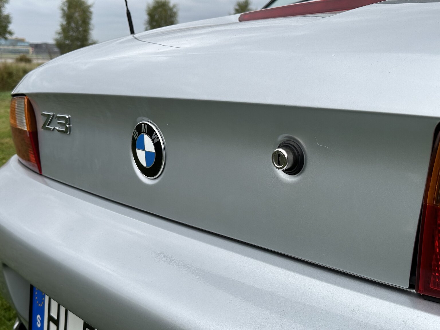 Exterior image of 1997 BMW Z3 2.8 Roadster