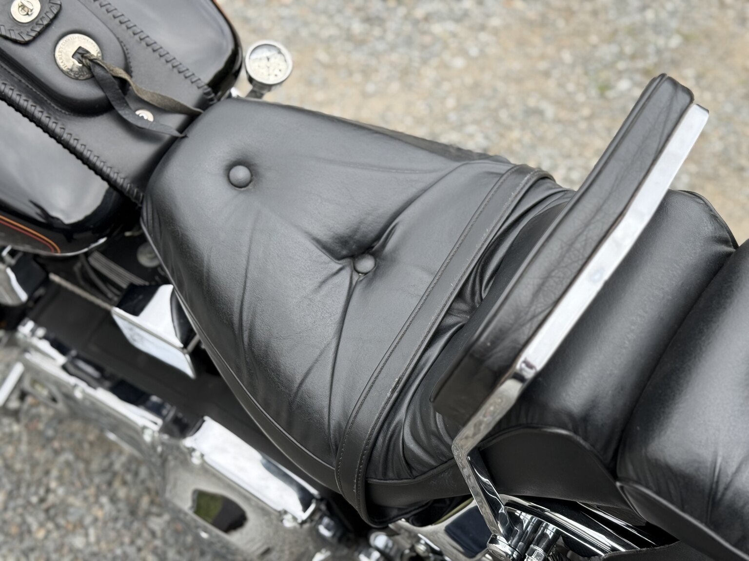 Exterior image of 1992 Harley-Davidson FXSTC