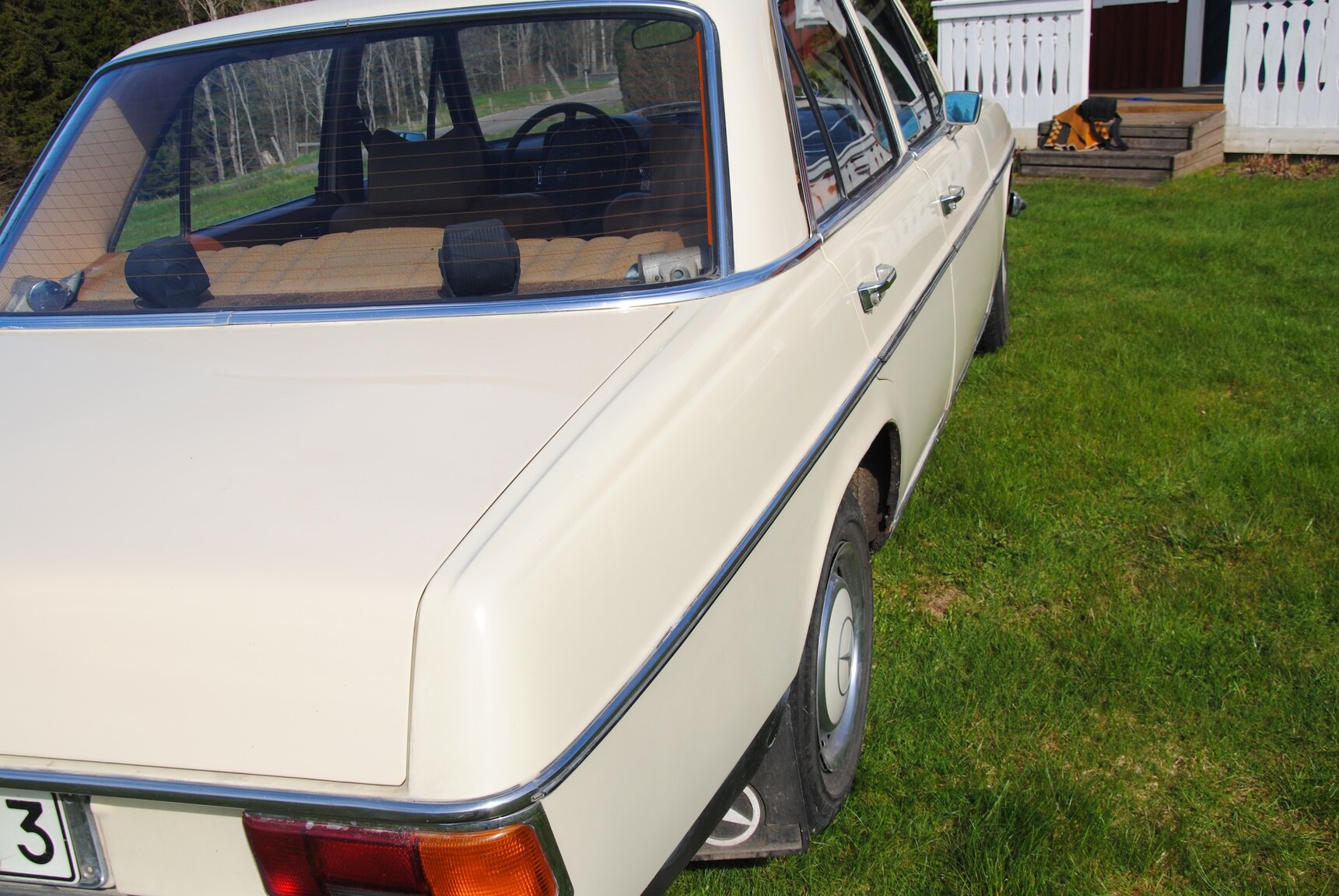 Exteriörbild på 1971 Mercedes-Benz 220D