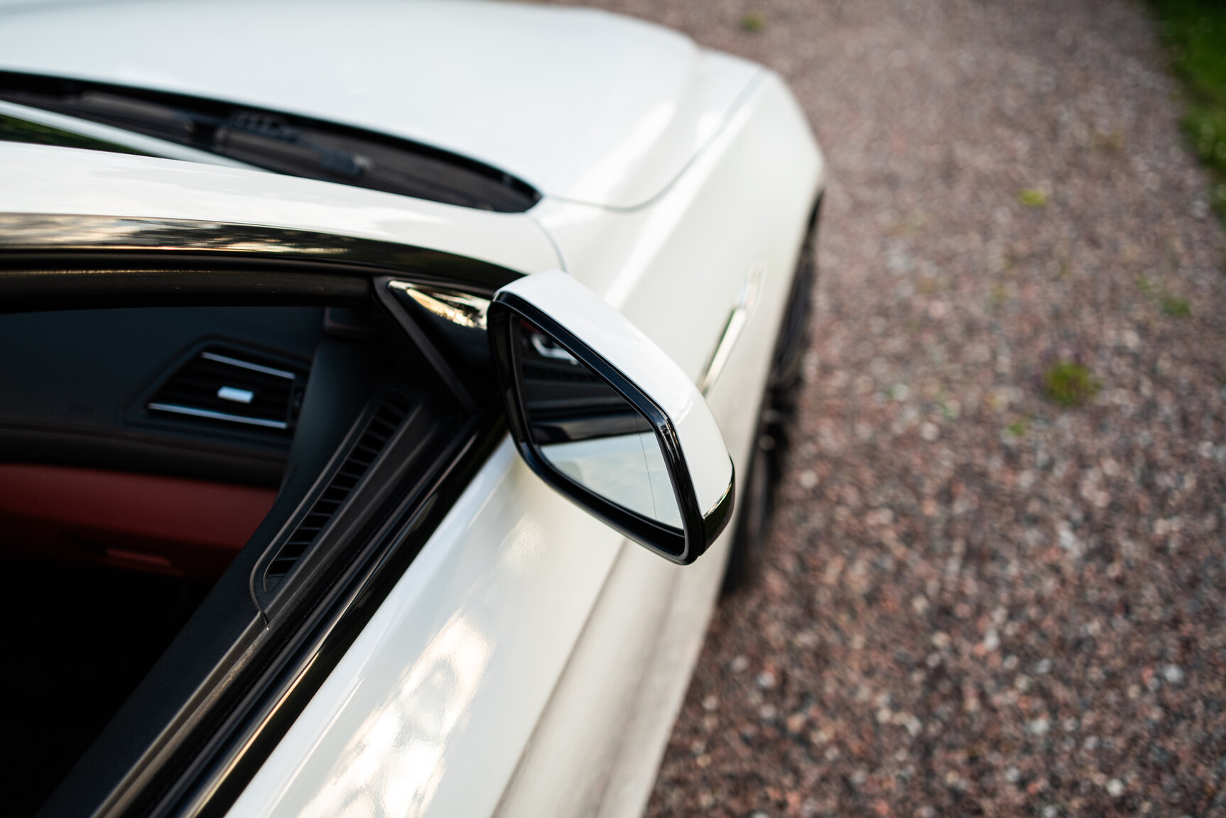 Exteriörbild på 2011 BMW 650i Cabriolet