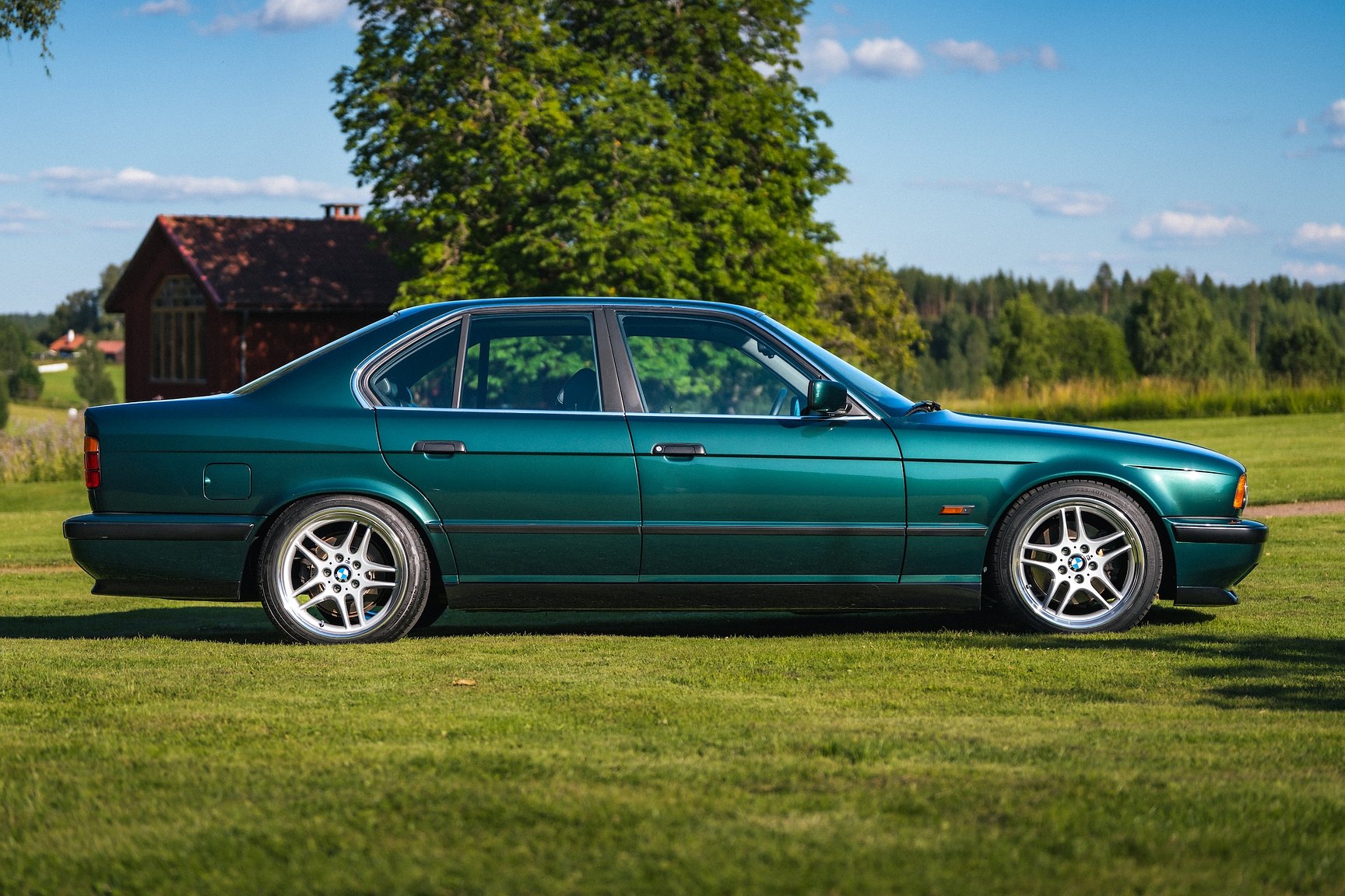 Exterior image of 1993 BMW 525 tds "No Reserve Auction"