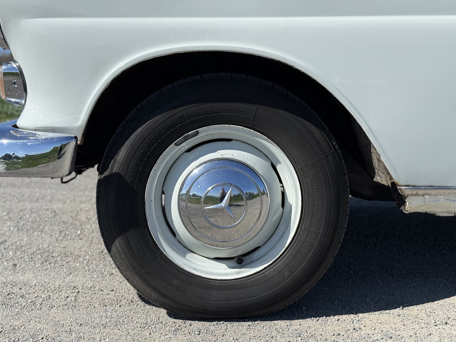 Exterior image of 1967 Mercedes-Benz 230 Safari