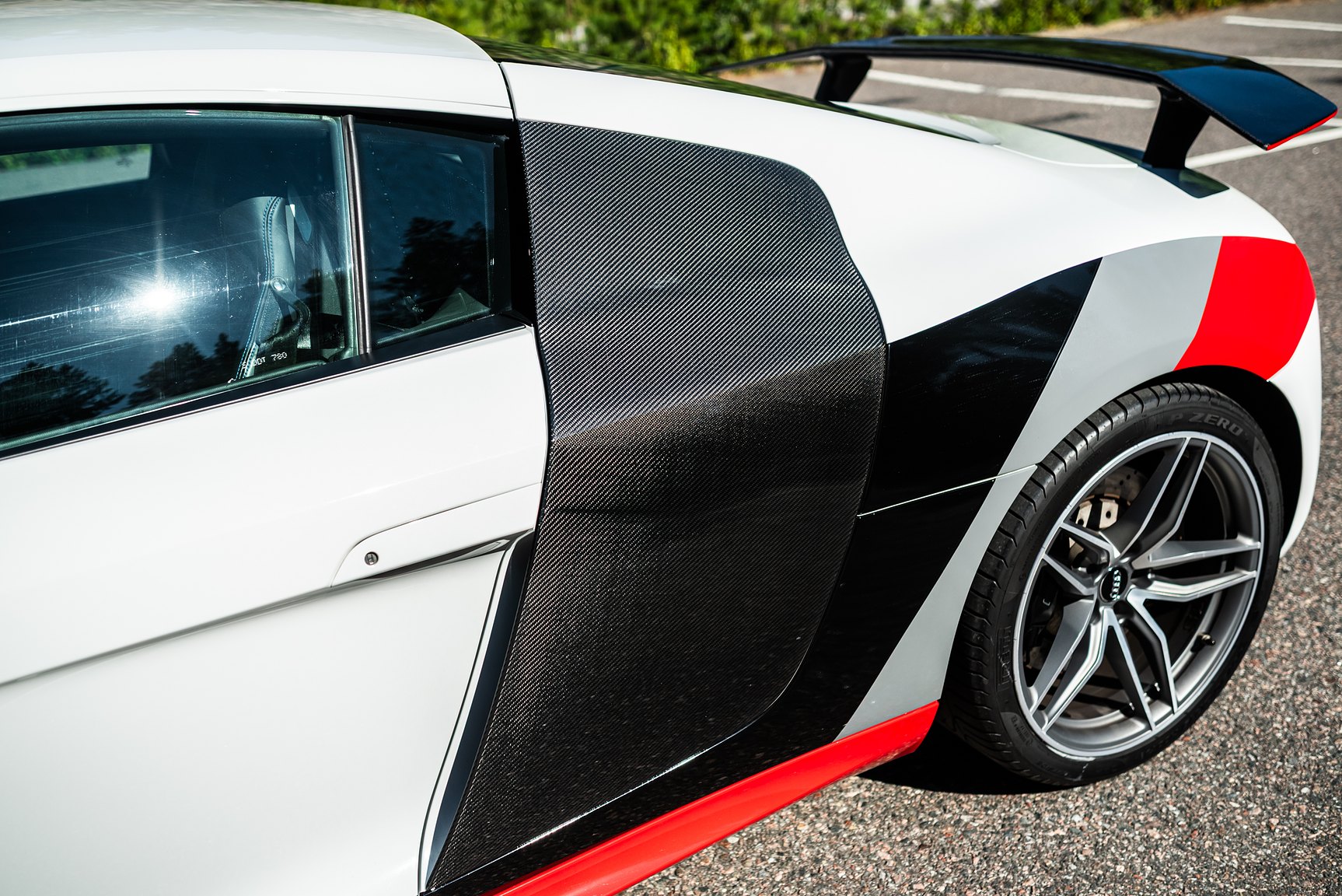 Exterior image of 2008 Audi R8 4.2 V8 Turbo Manuell