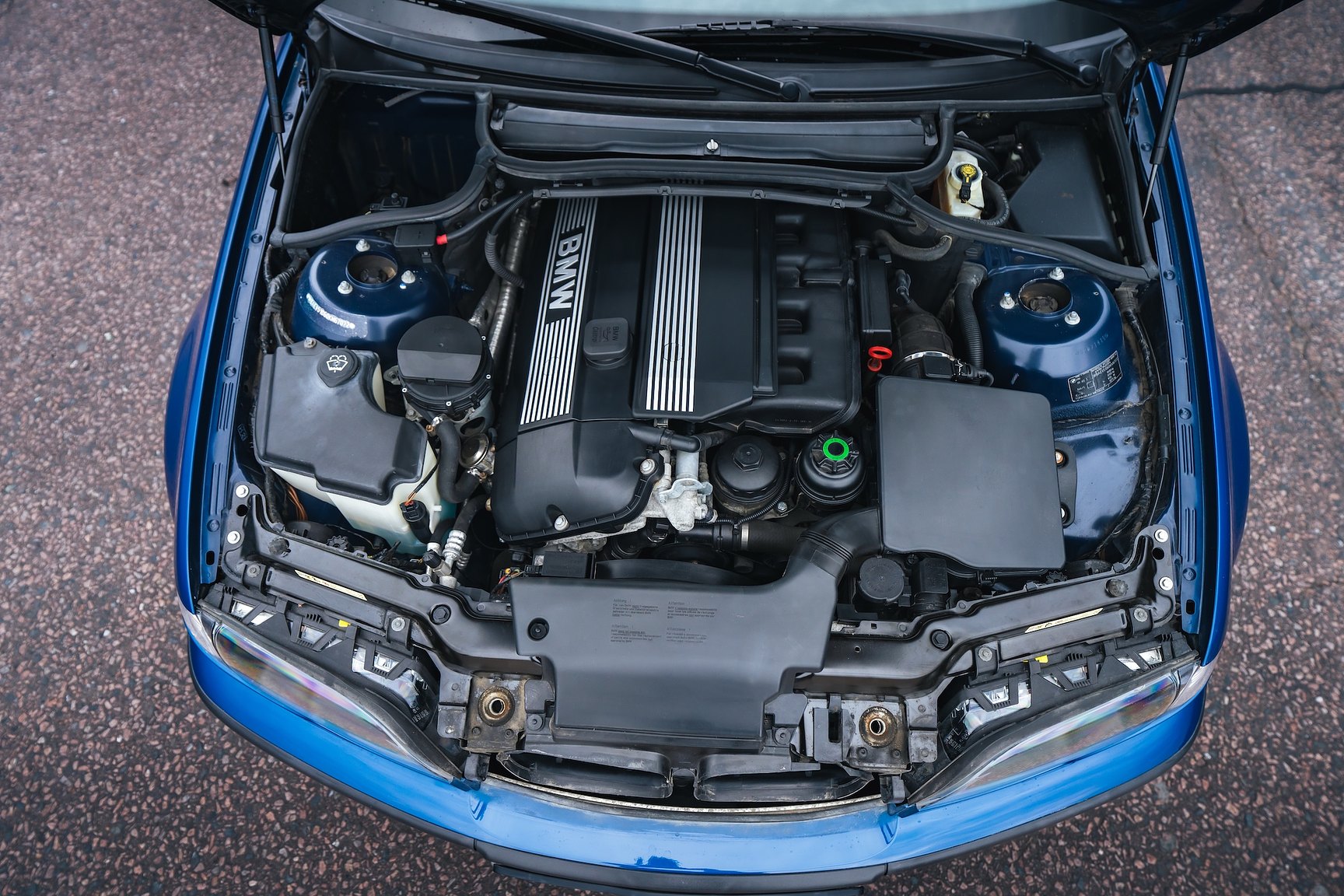 Image of 2003 BMW 330i mechanics